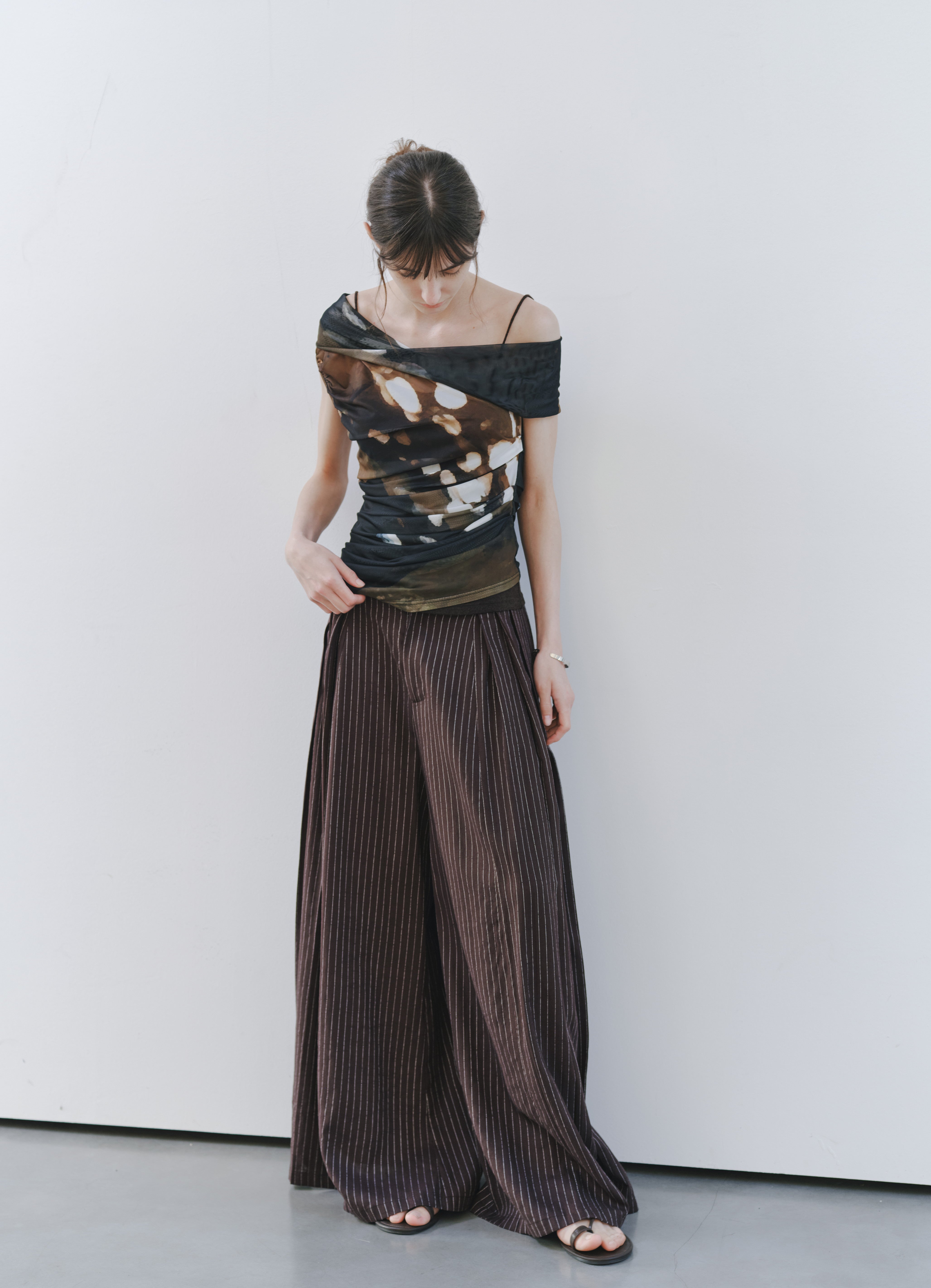 SIDE PLEAT STRIPE PANTS