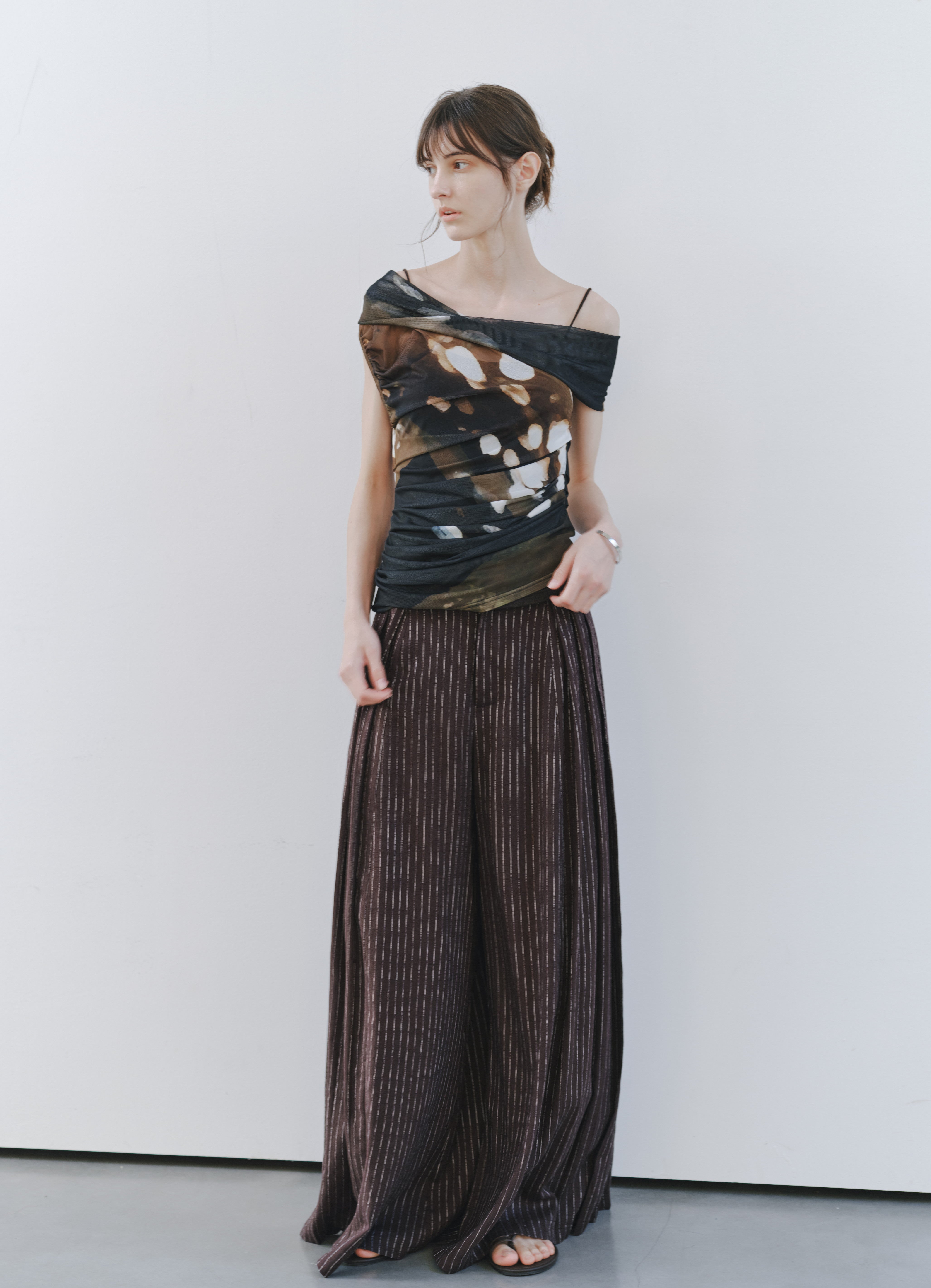 SIDE PLEAT STRIPE PANTS