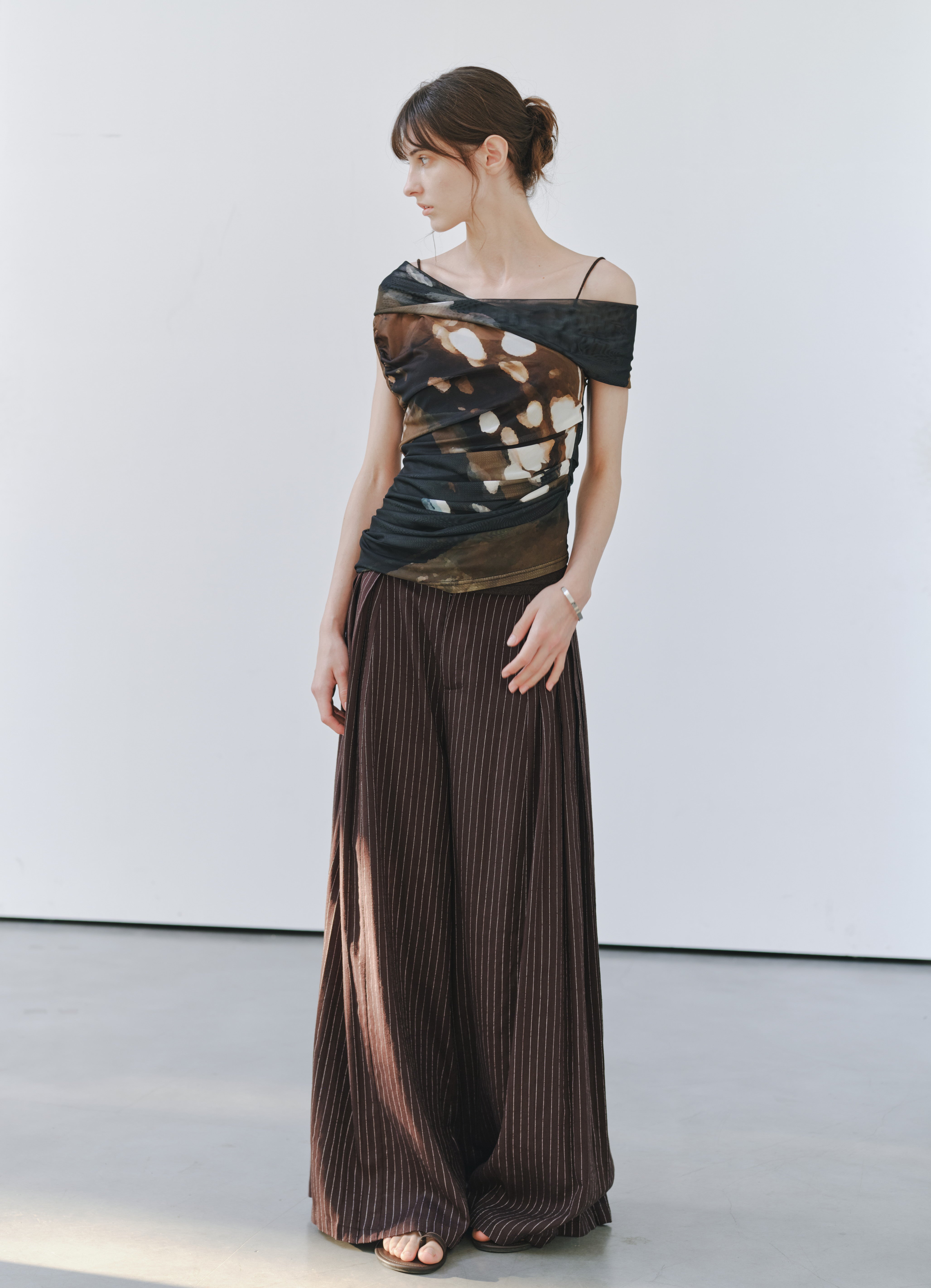 SIDE PLEAT STRIPE PANTS