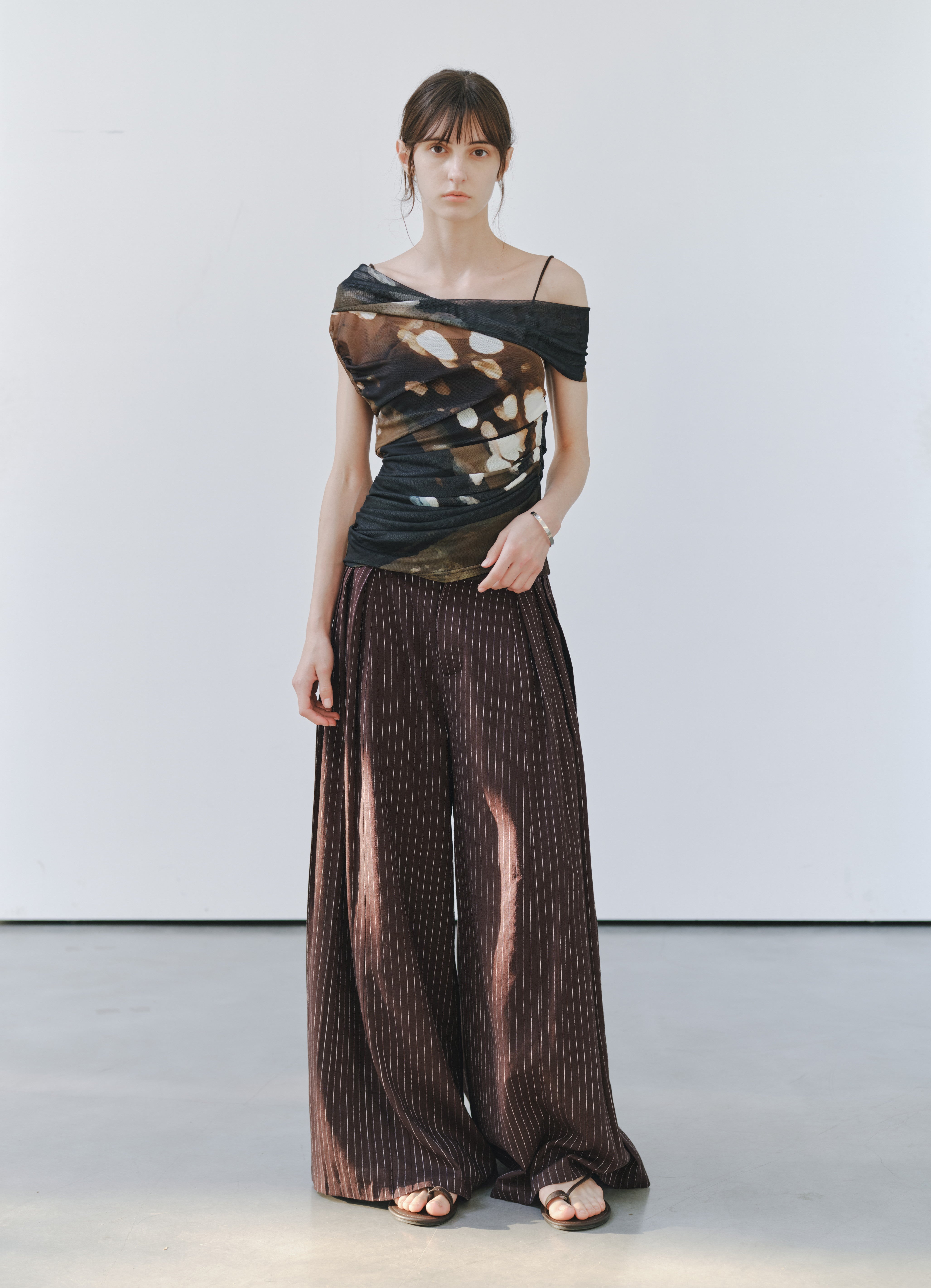 LIGHT SHADOW MESH TOP
