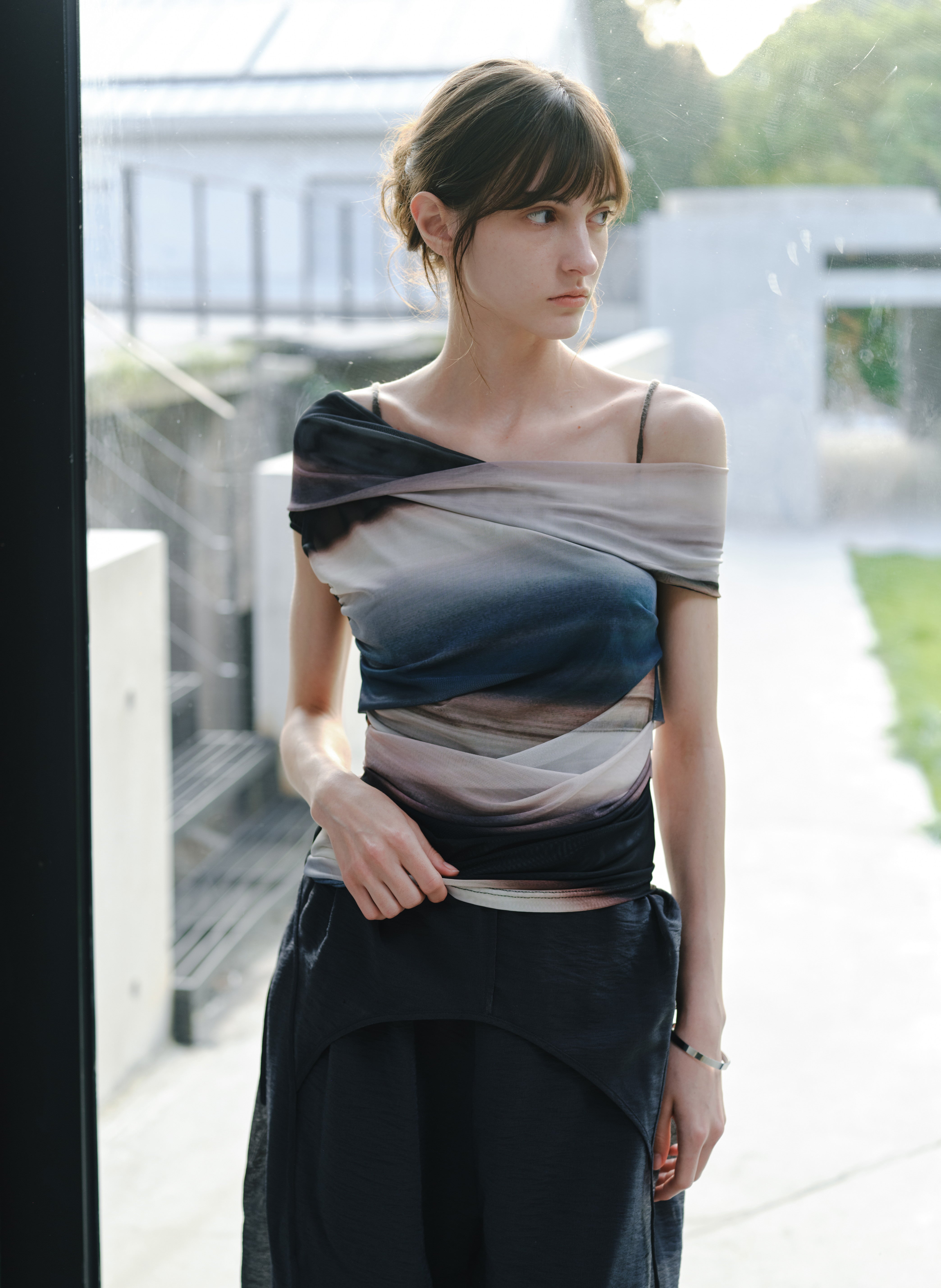 LIGHT SHADOW MESH TOP