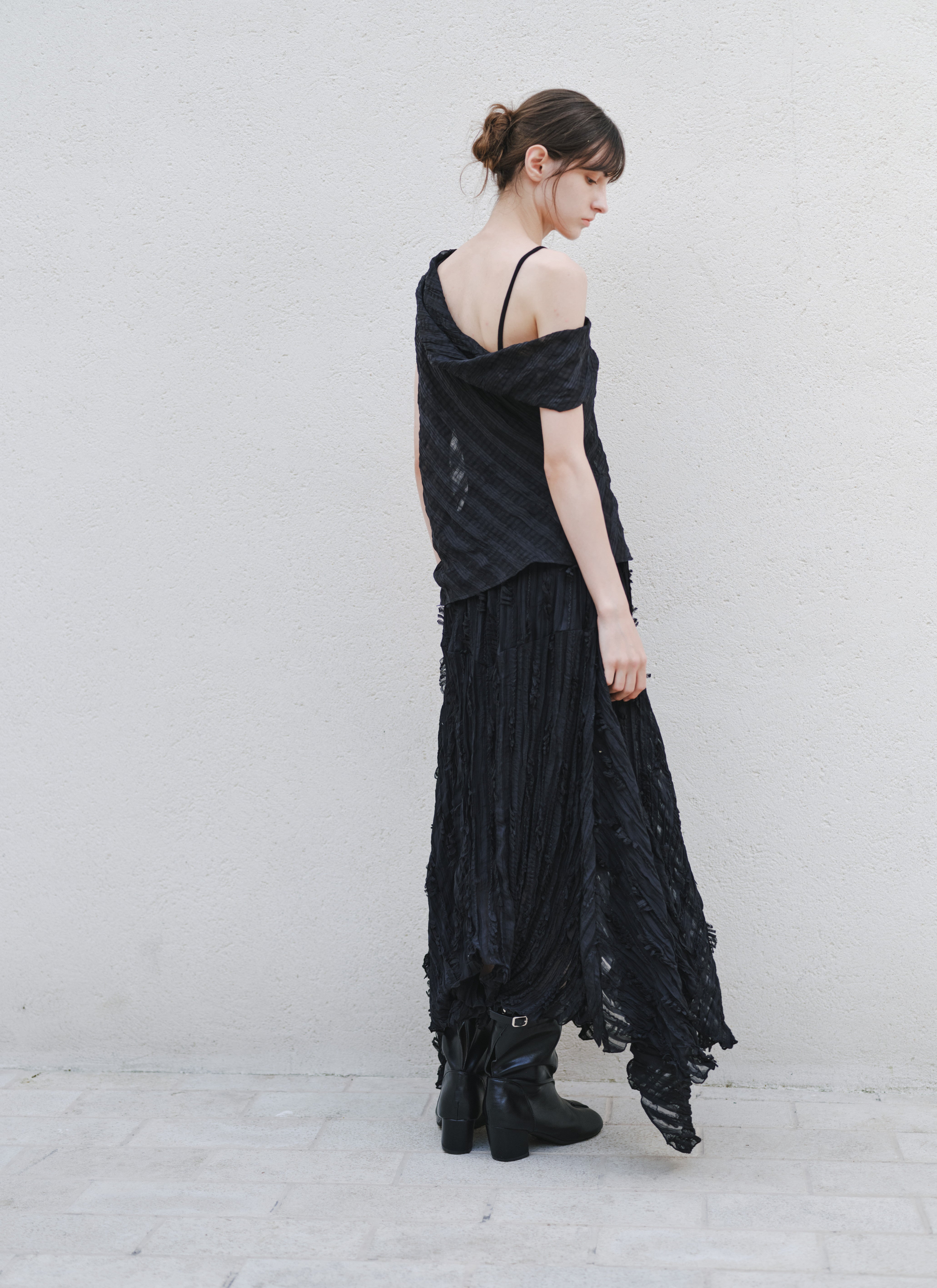 FEATHER TOUCH DESIGN SKIRT