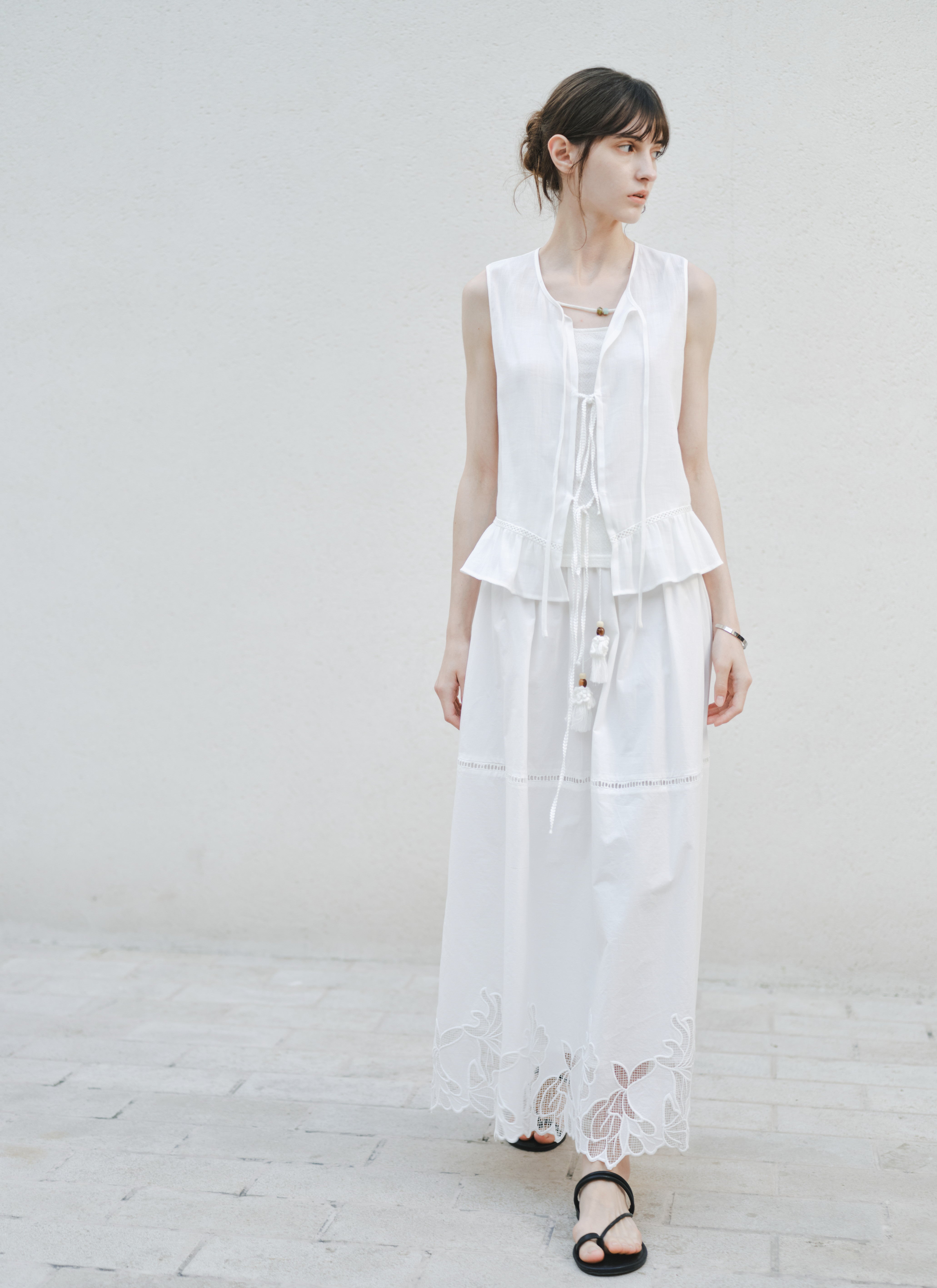 FRILL HEM TIE BLOUSE