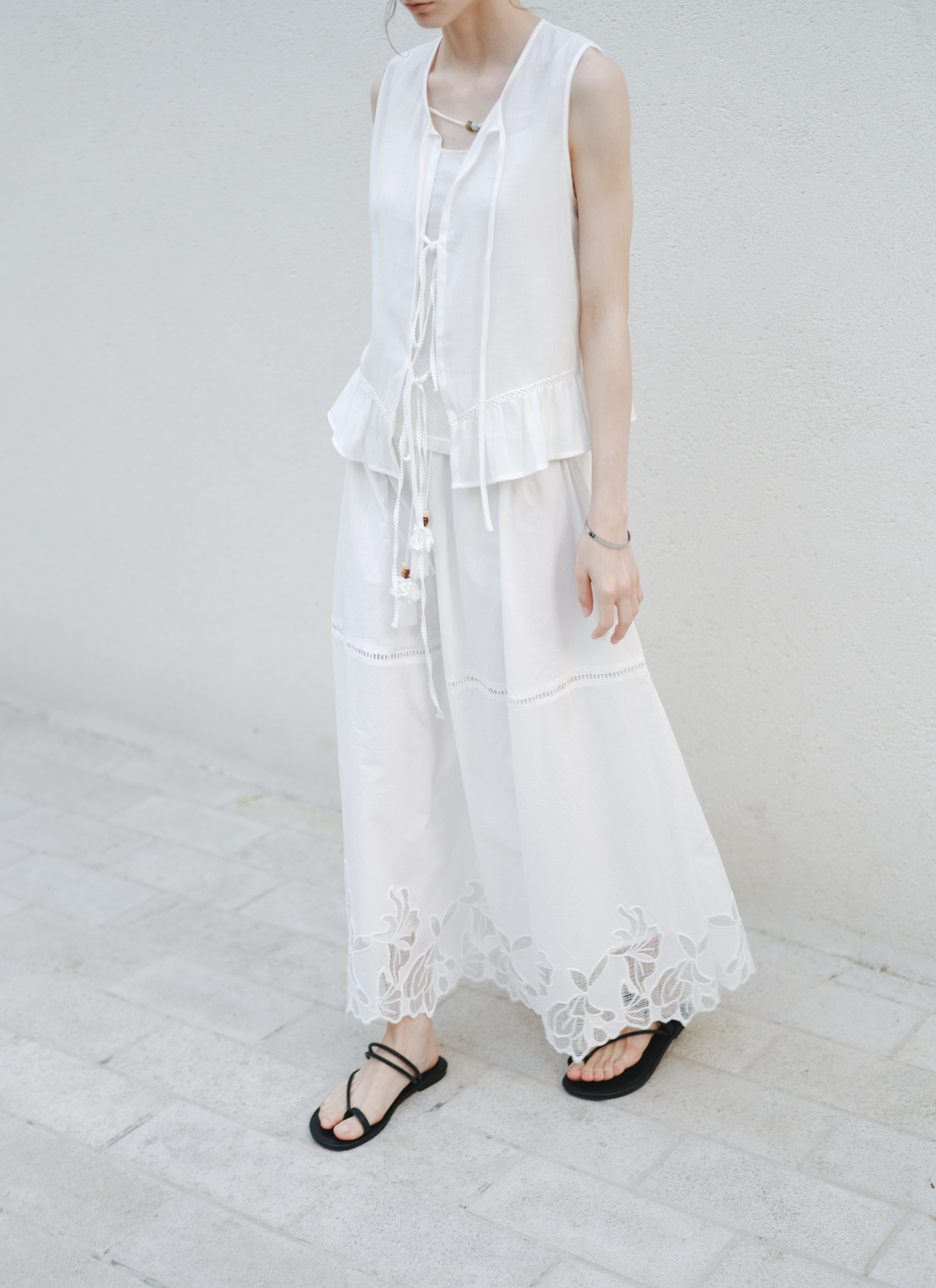 FRILL HEM TIE BLOUSE