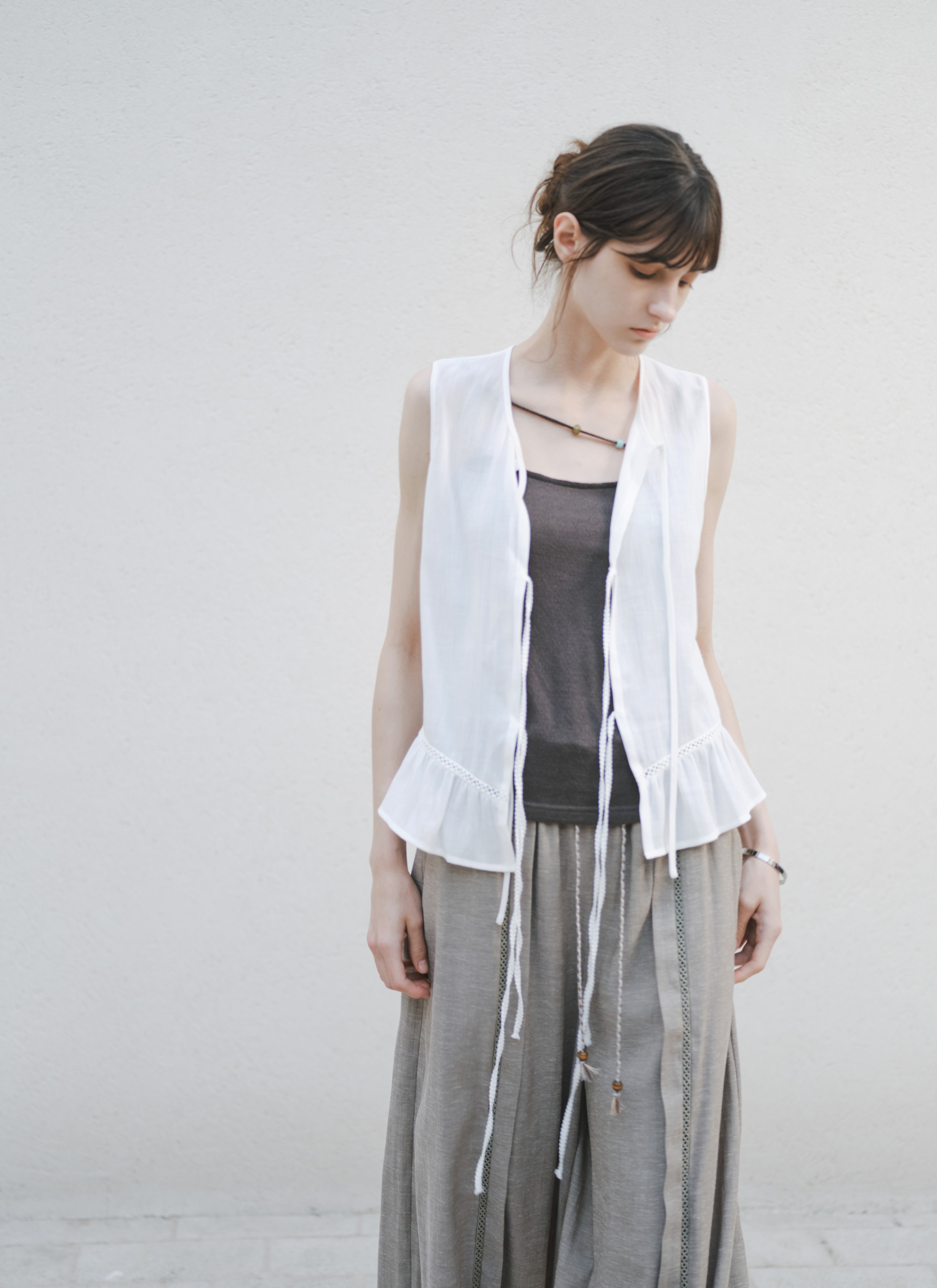FRILL HEM TIE BLOUSE
