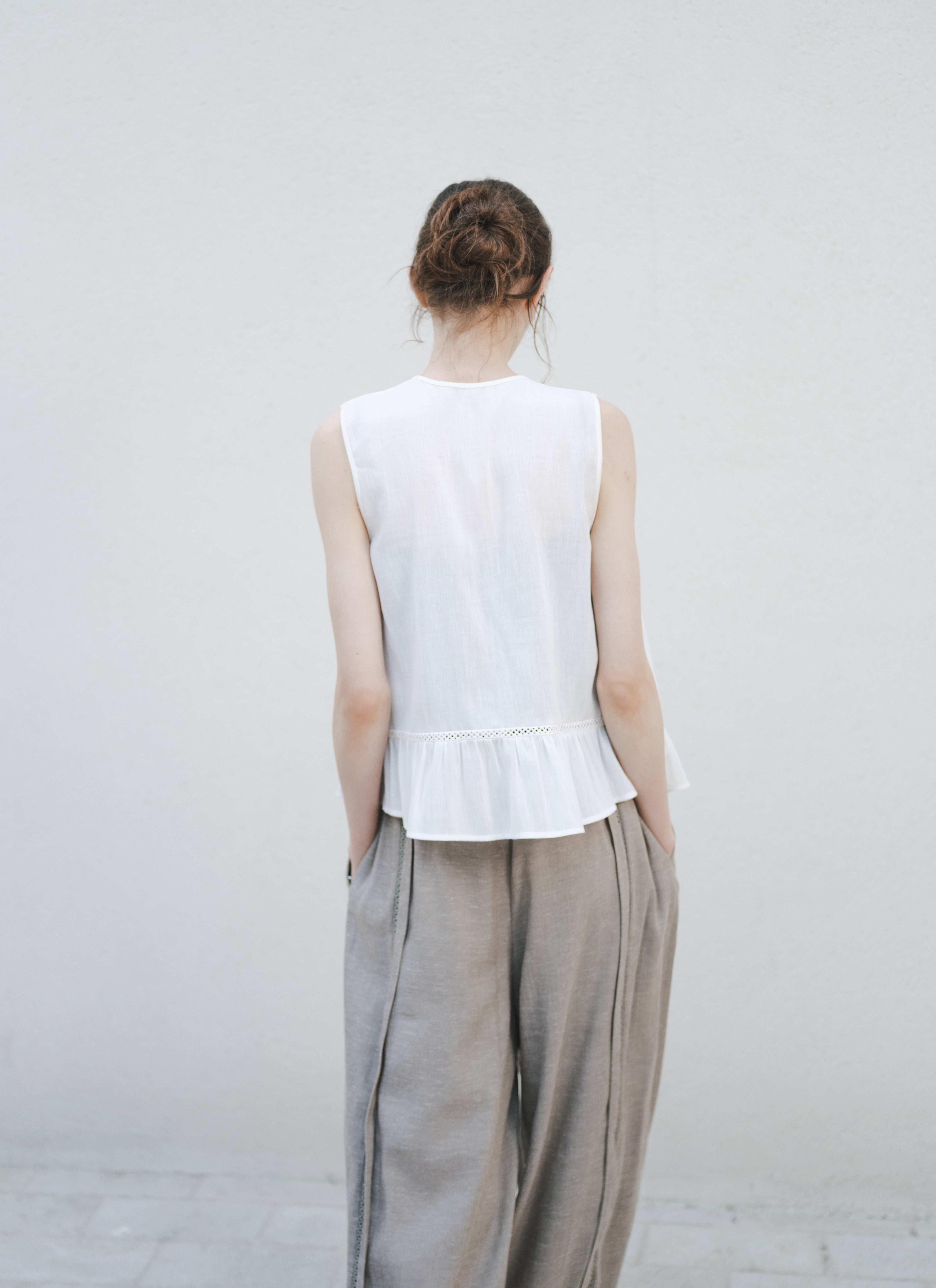 FRILL HEM TIE BLOUSE
