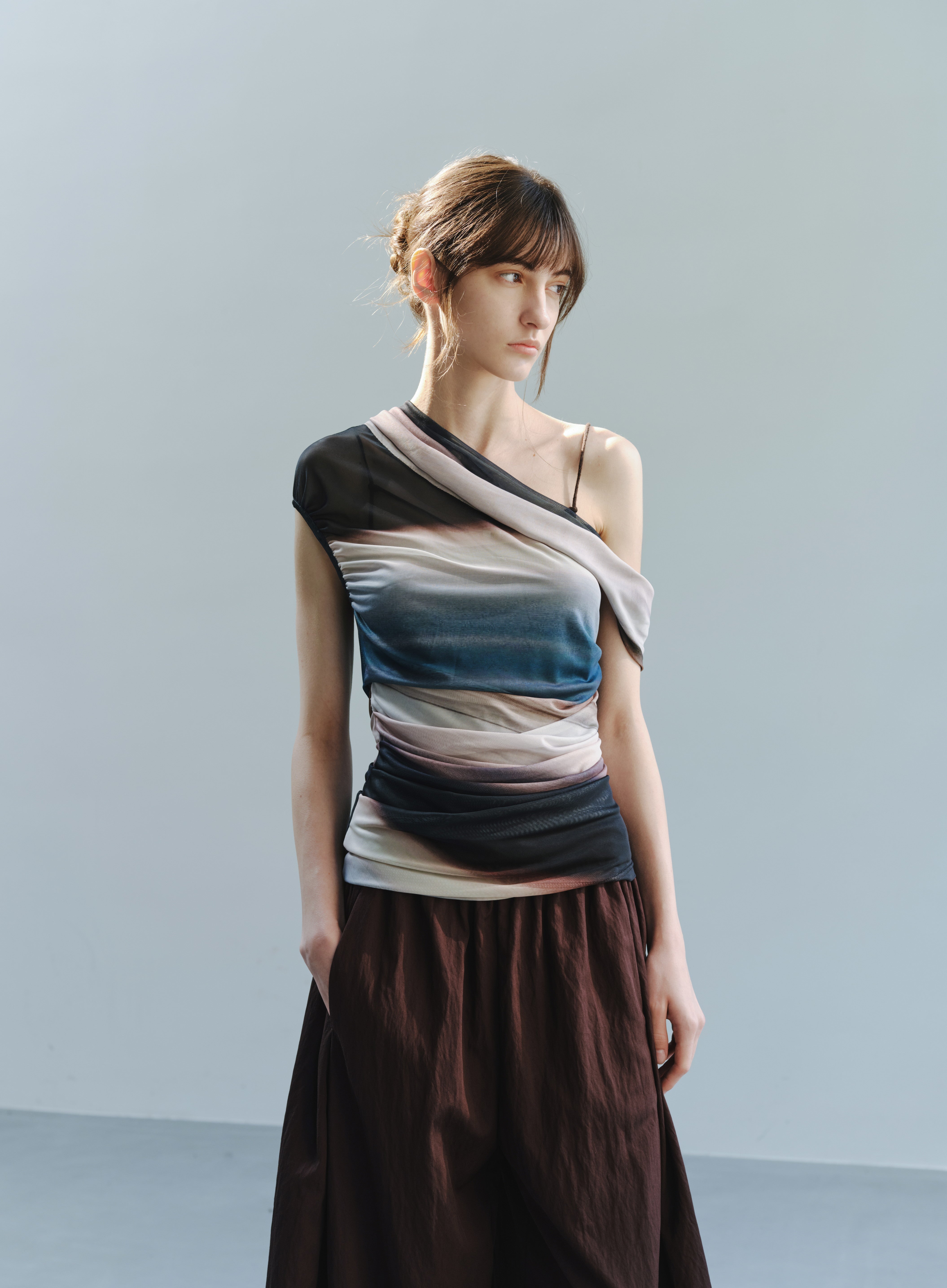 LIGHT SHADOW MESH TOP
