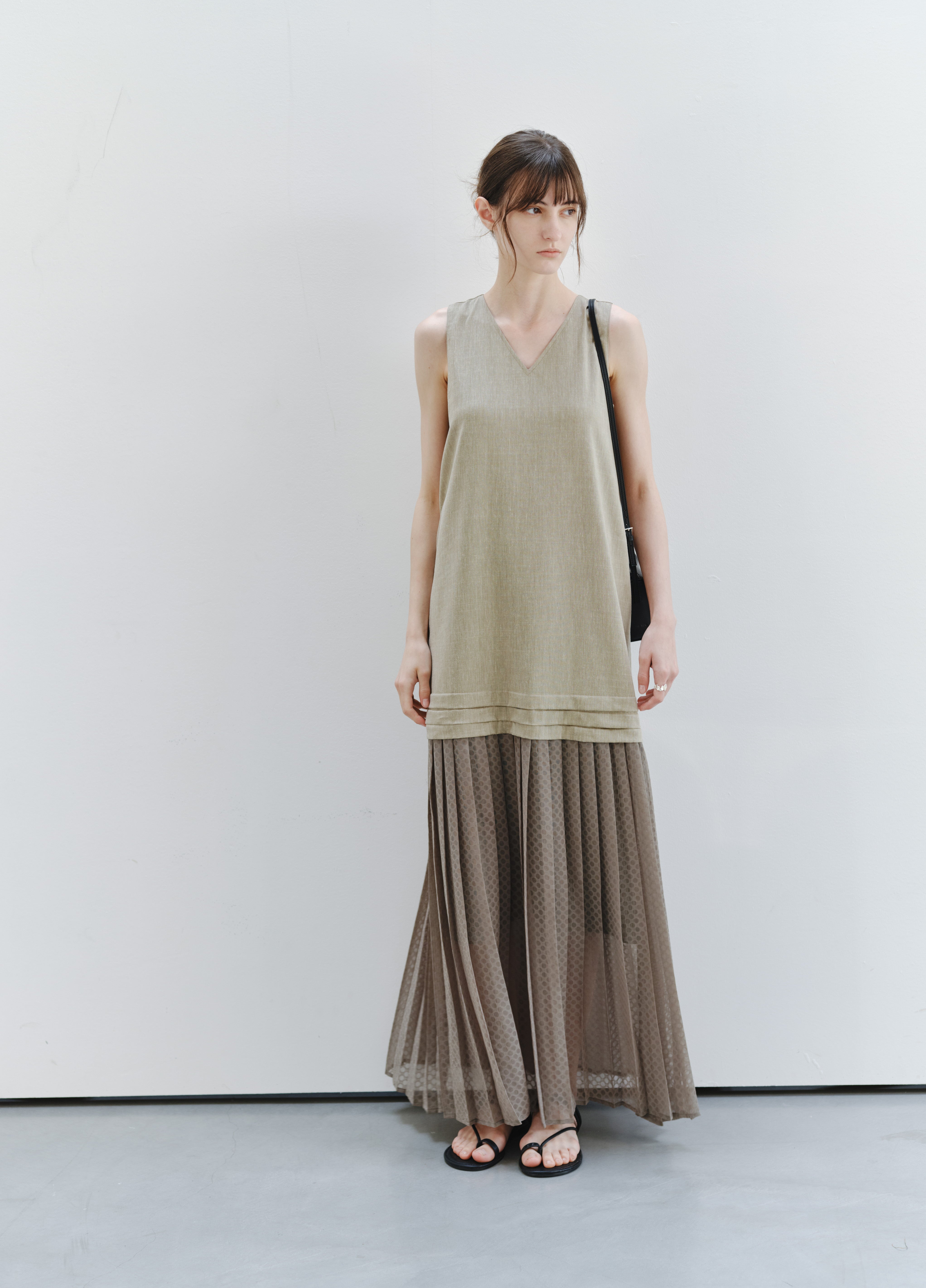 BUBBLE PLEAT DOCKING DRESS