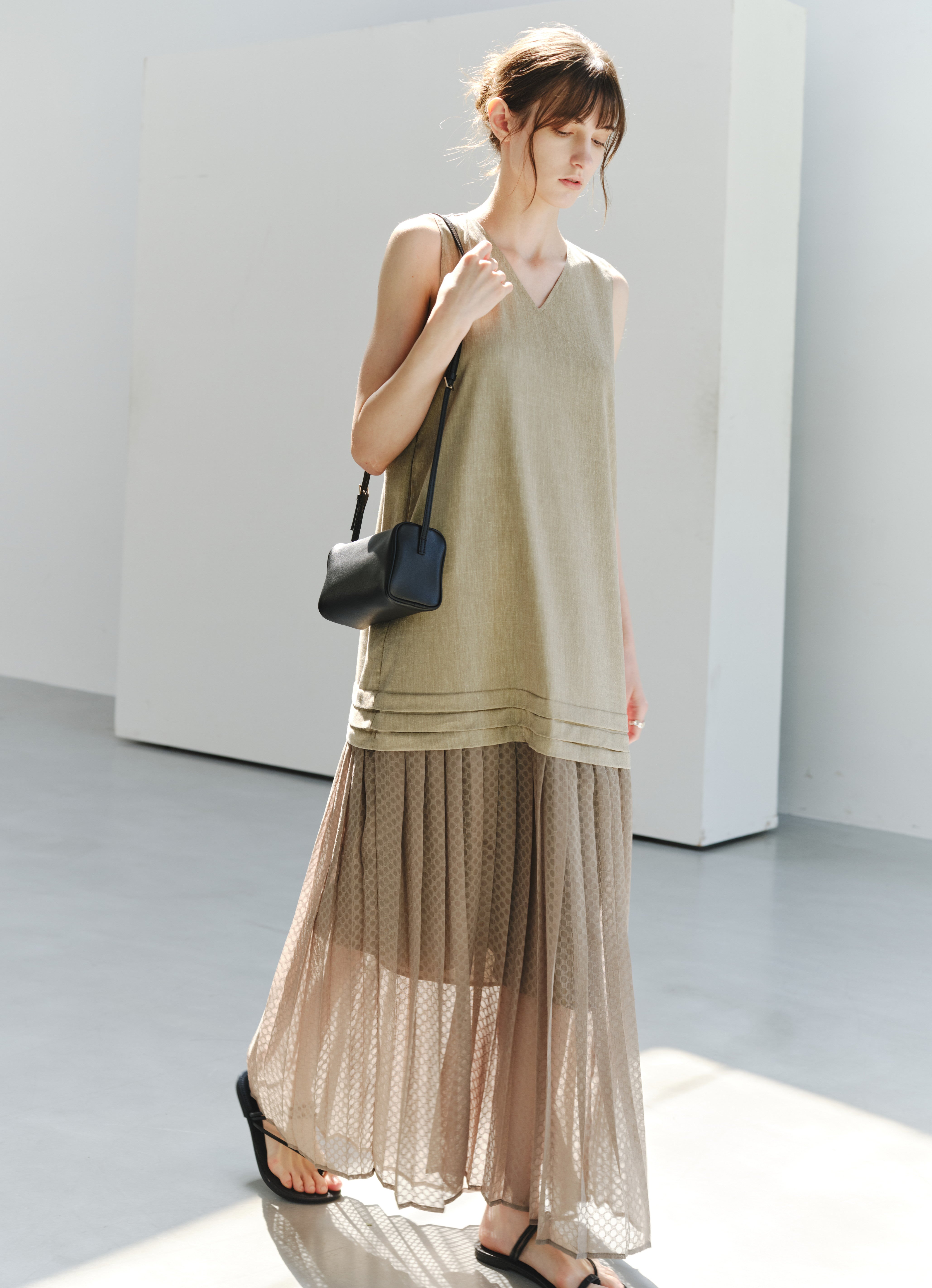 BUBBLE PLEAT DOCKING DRESS