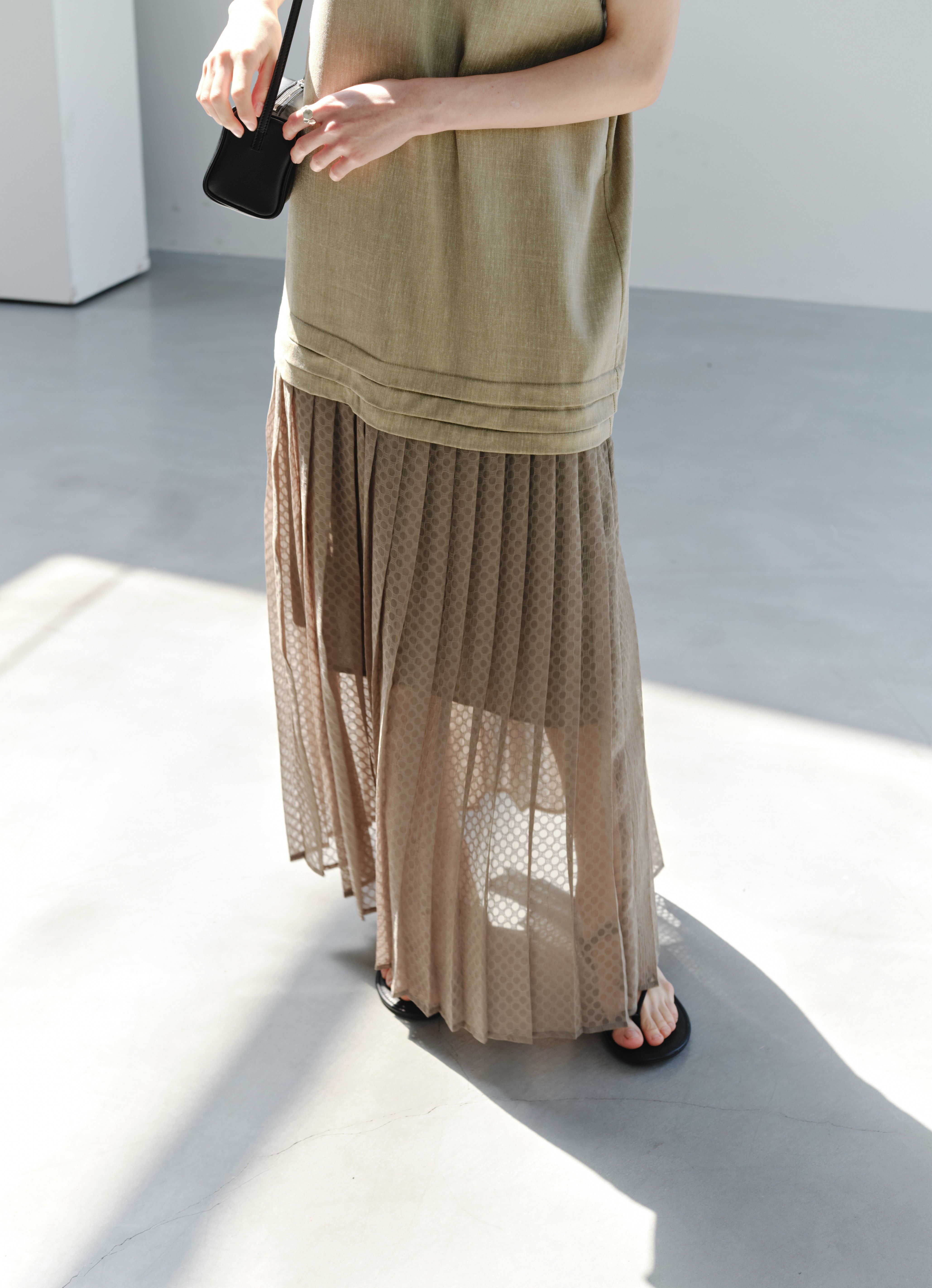 BUBBLE PLEAT DOCKING DRESS