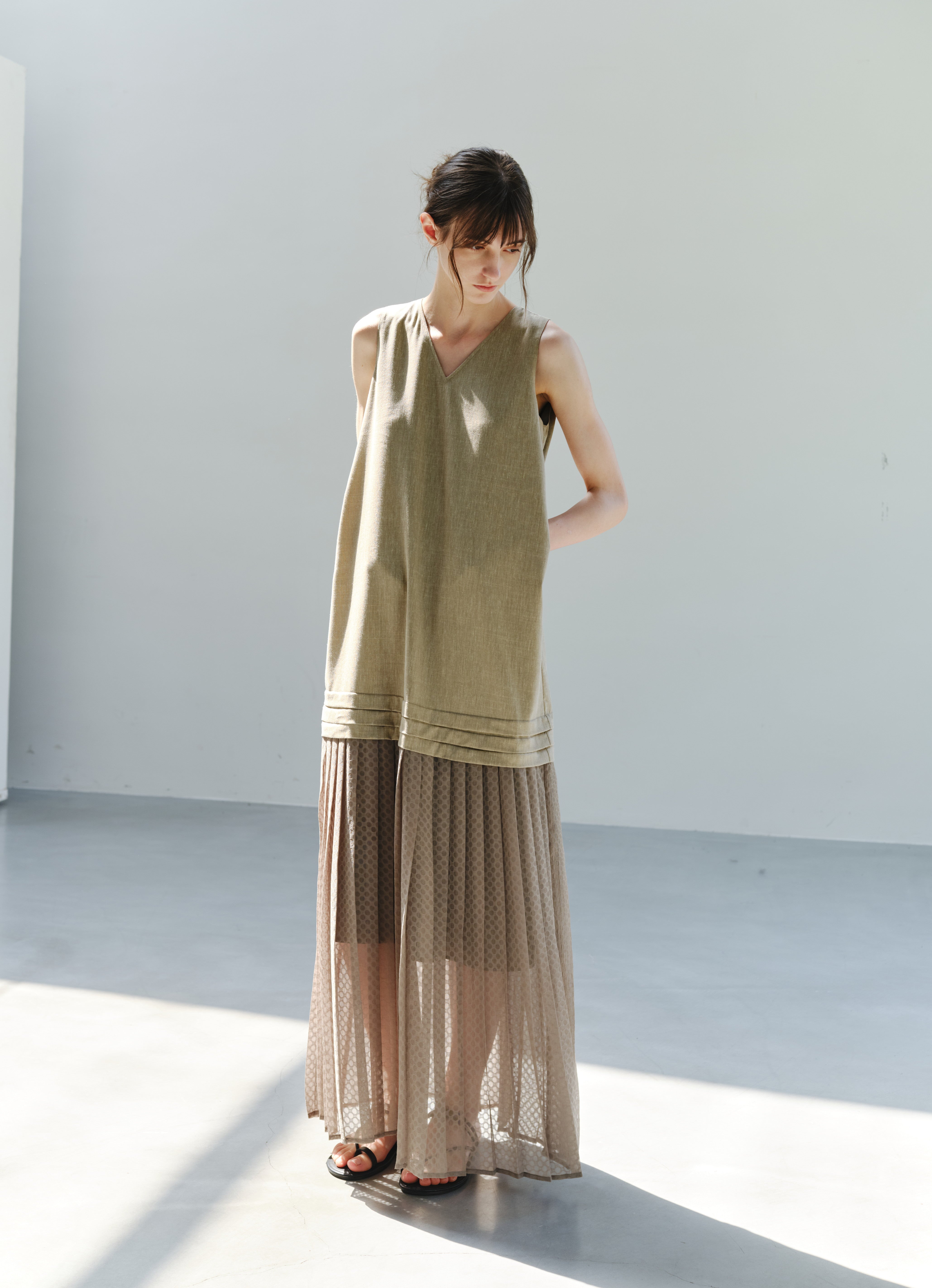 BUBBLE PLEAT DOCKING DRESS