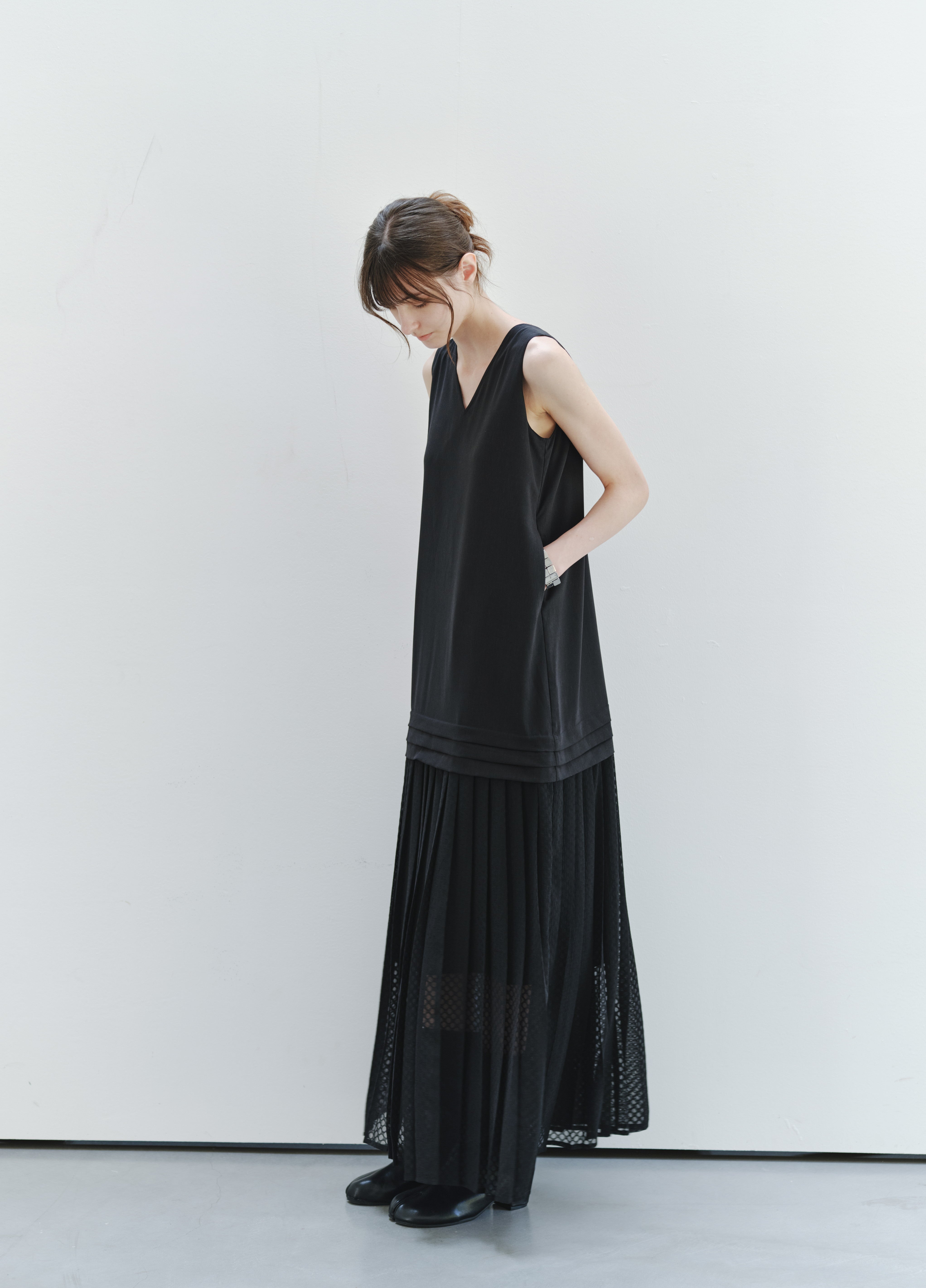 BUBBLE PLEAT DOCKING DRESS