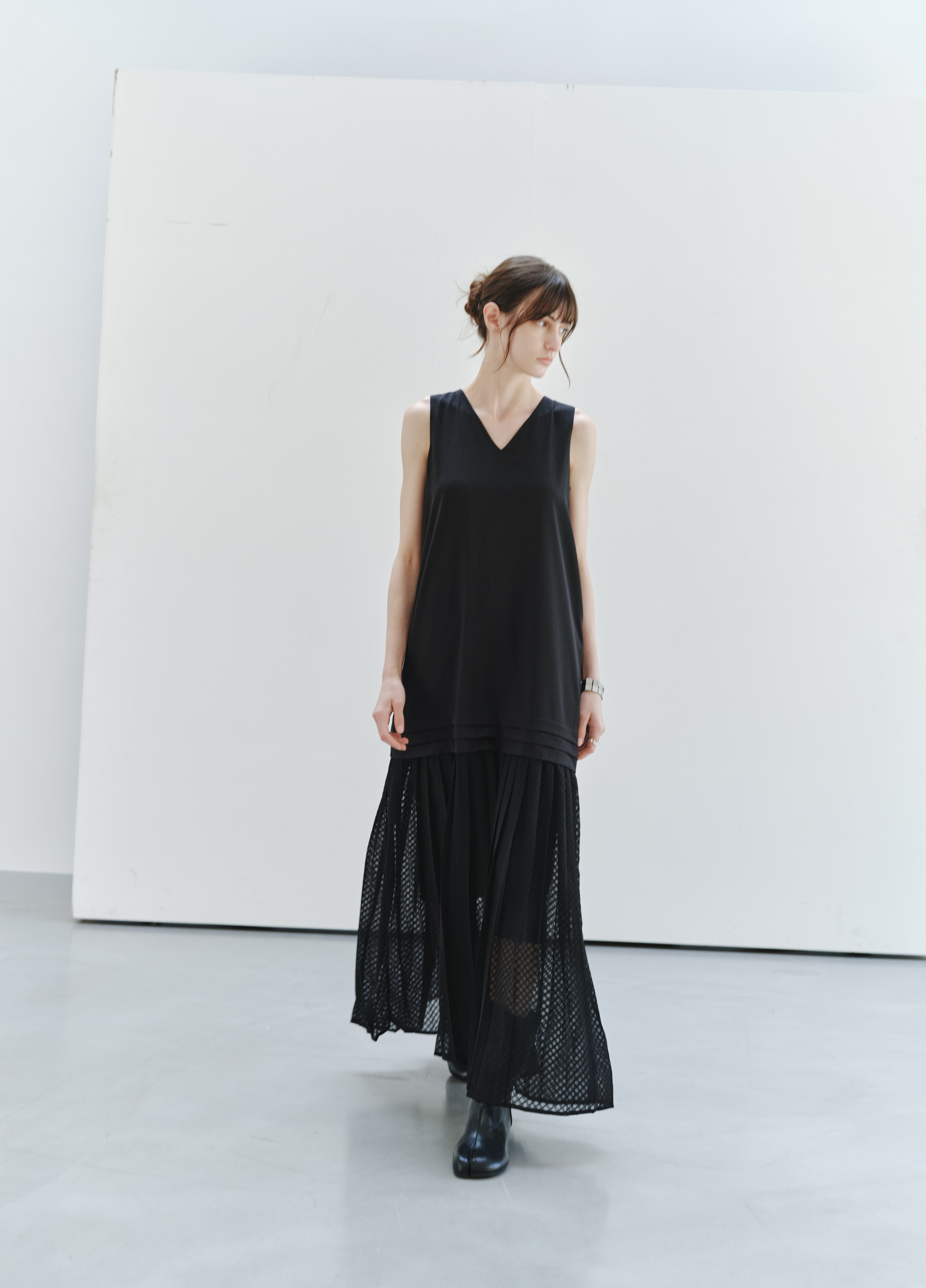 BUBBLE PLEAT DOCKING DRESS