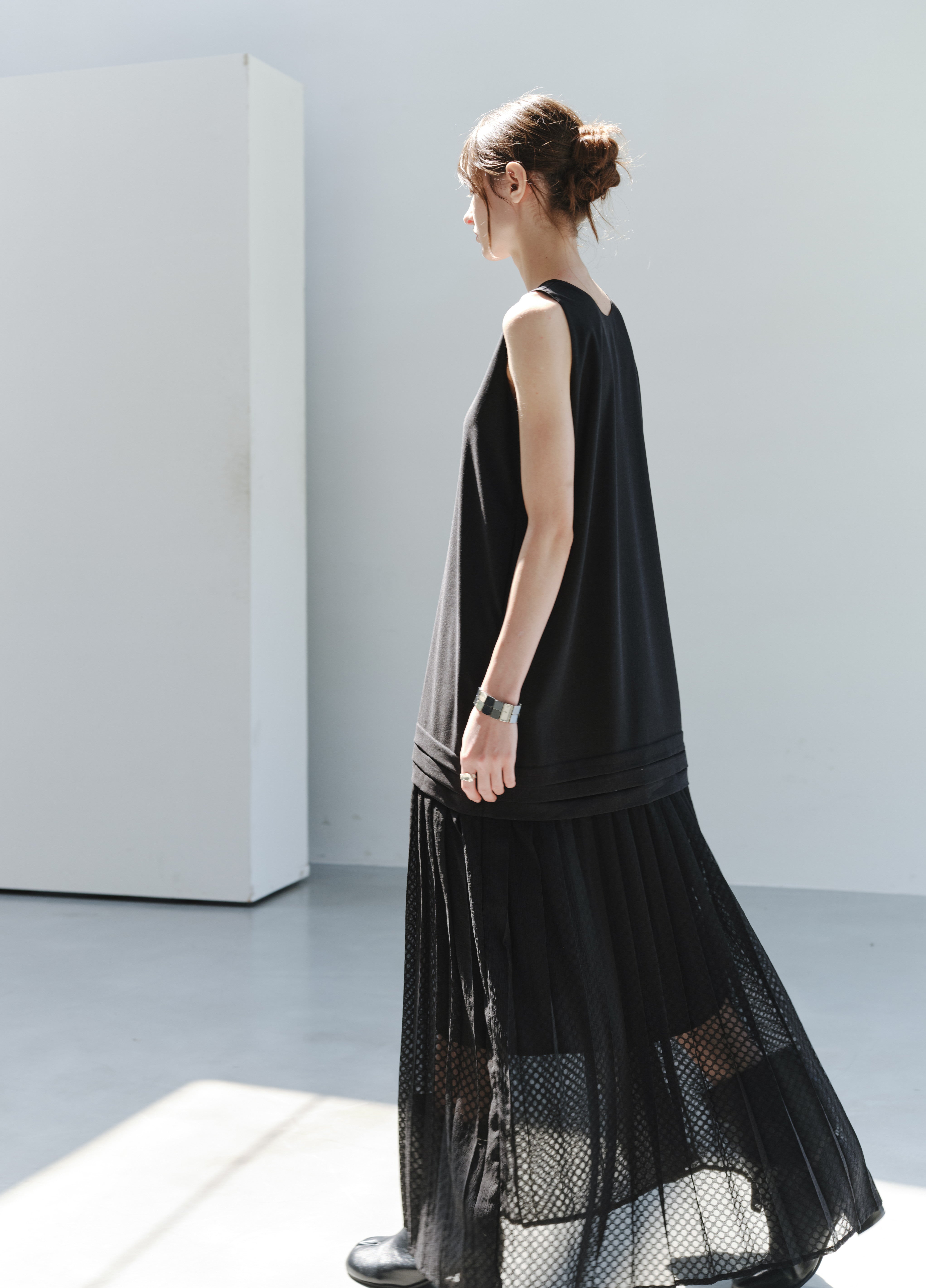 BUBBLE PLEAT DOCKING DRESS