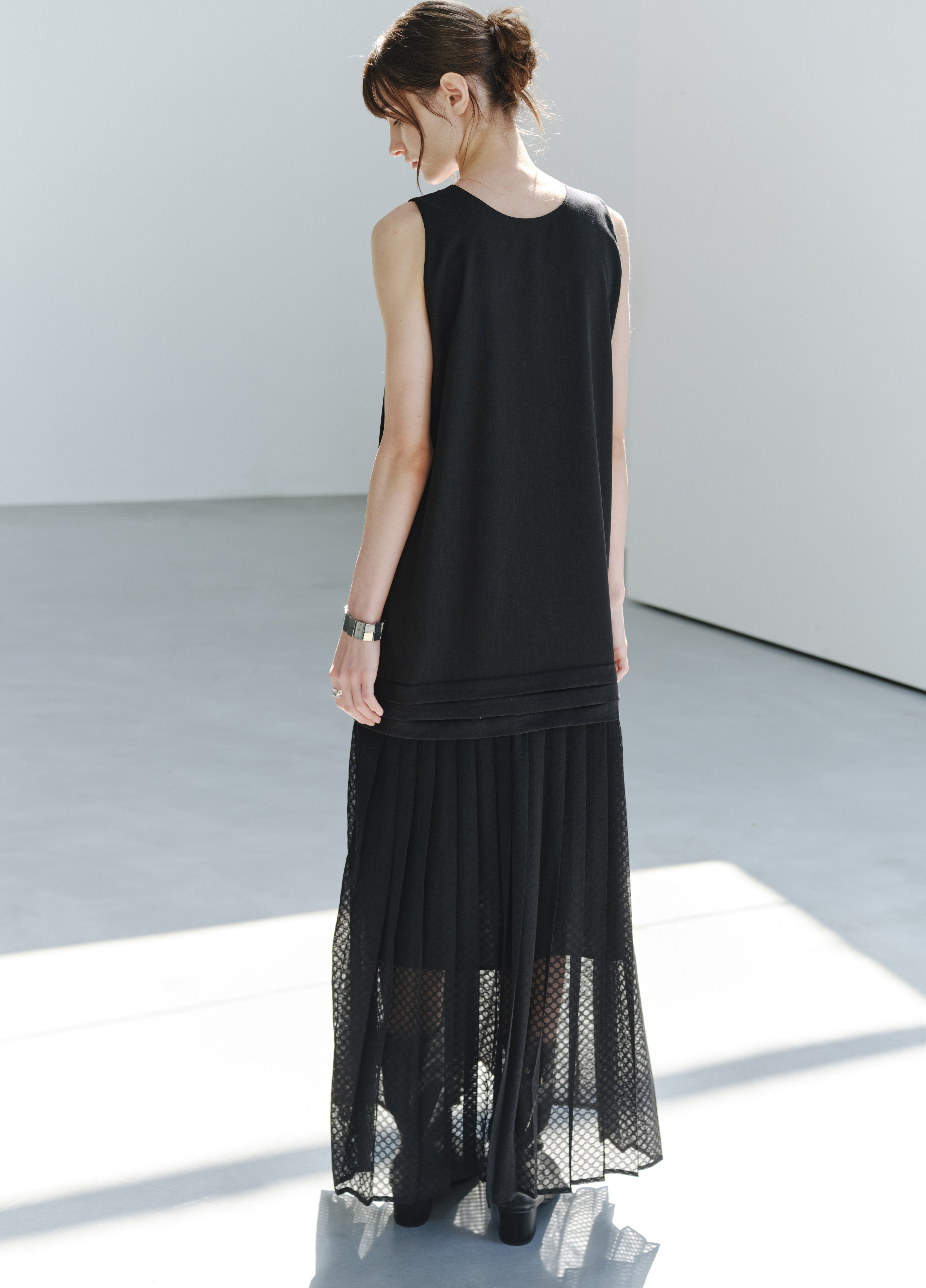 BUBBLE PLEAT DOCKING DRESS