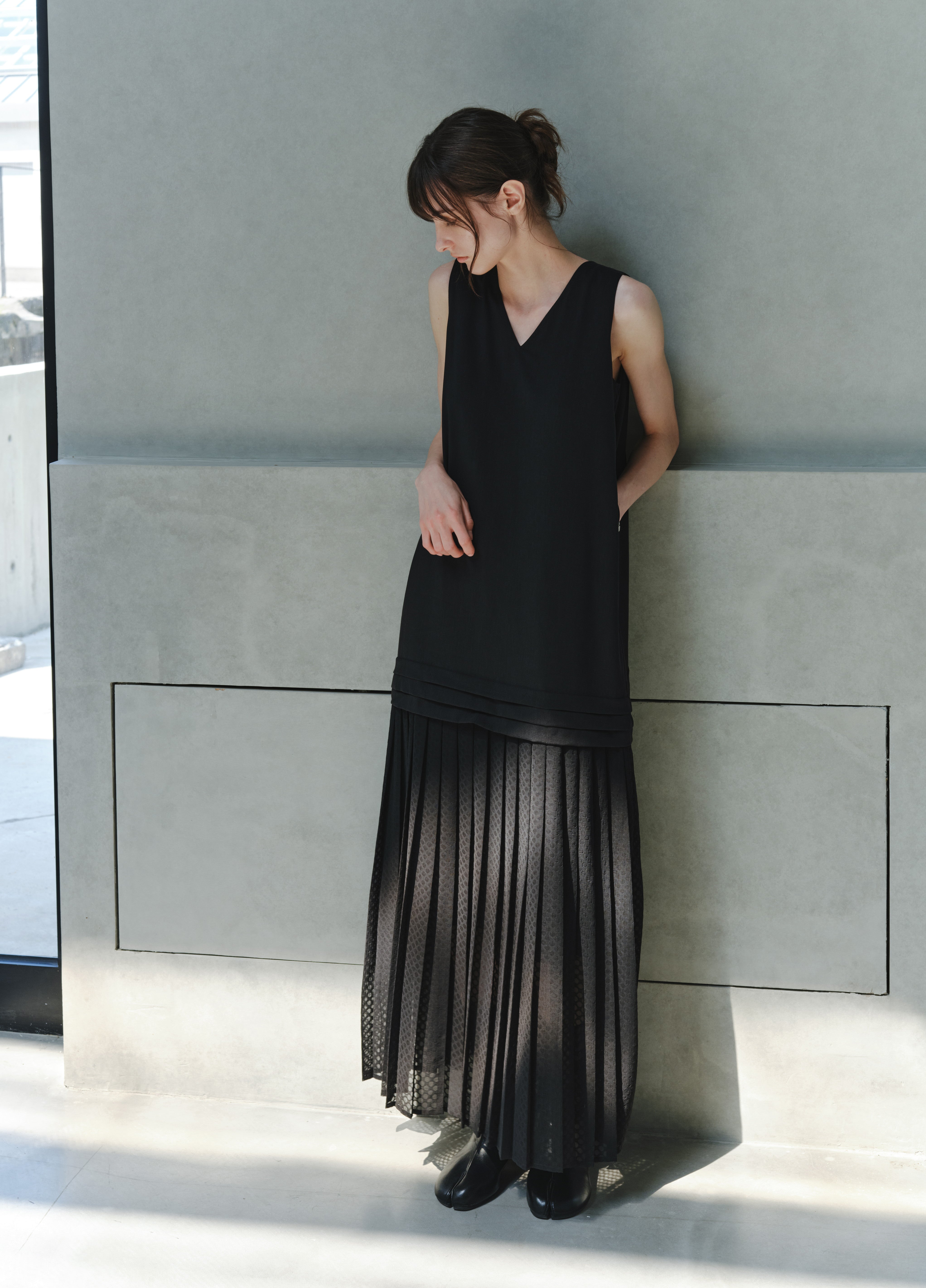 BUBBLE PLEAT DOCKING DRESS