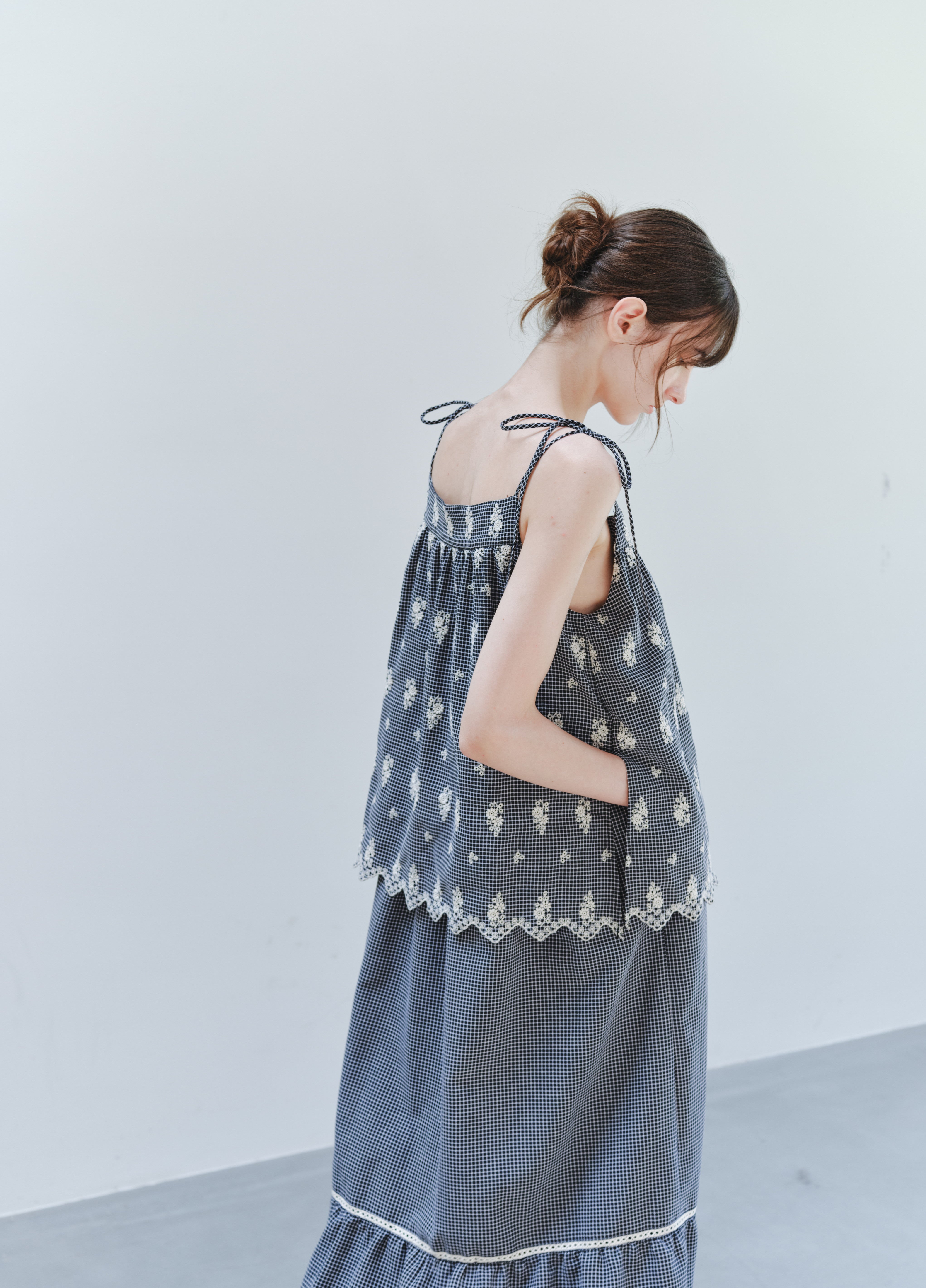 FLOWER STITCH CHECK DRESS
