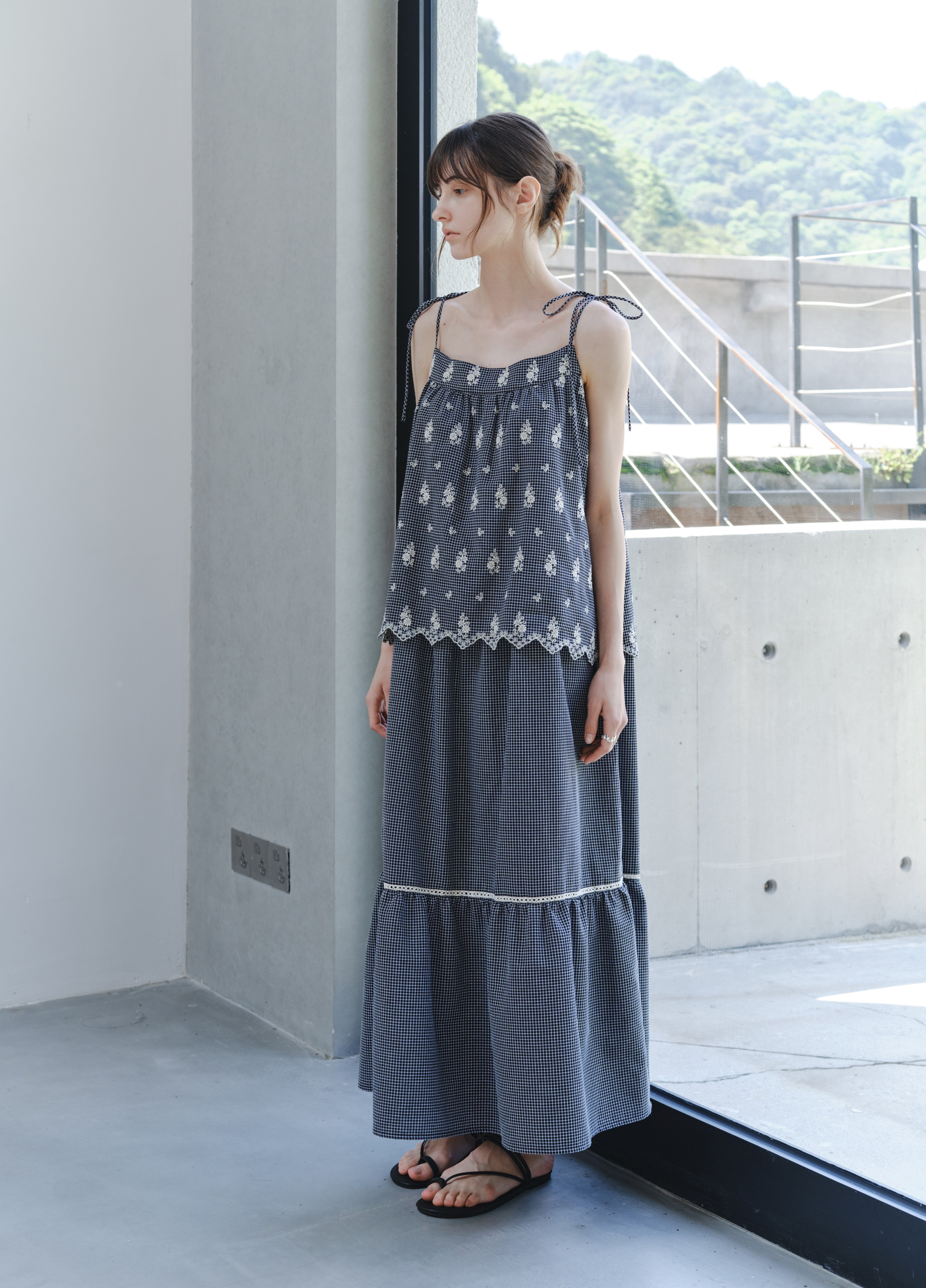 FLOWER STITCH CHECK DRESS