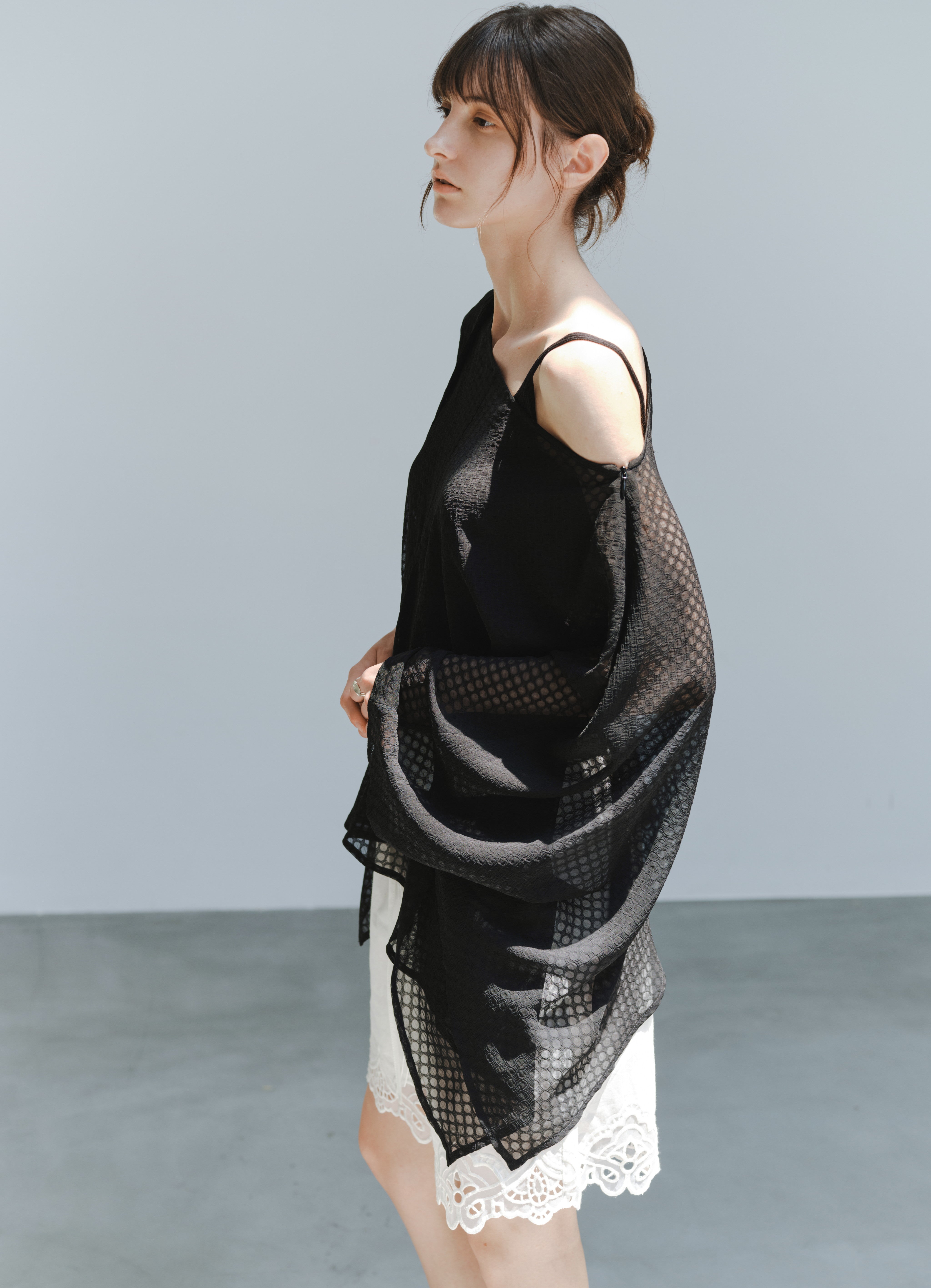 MULTI LAYERED BUBBLE TOP