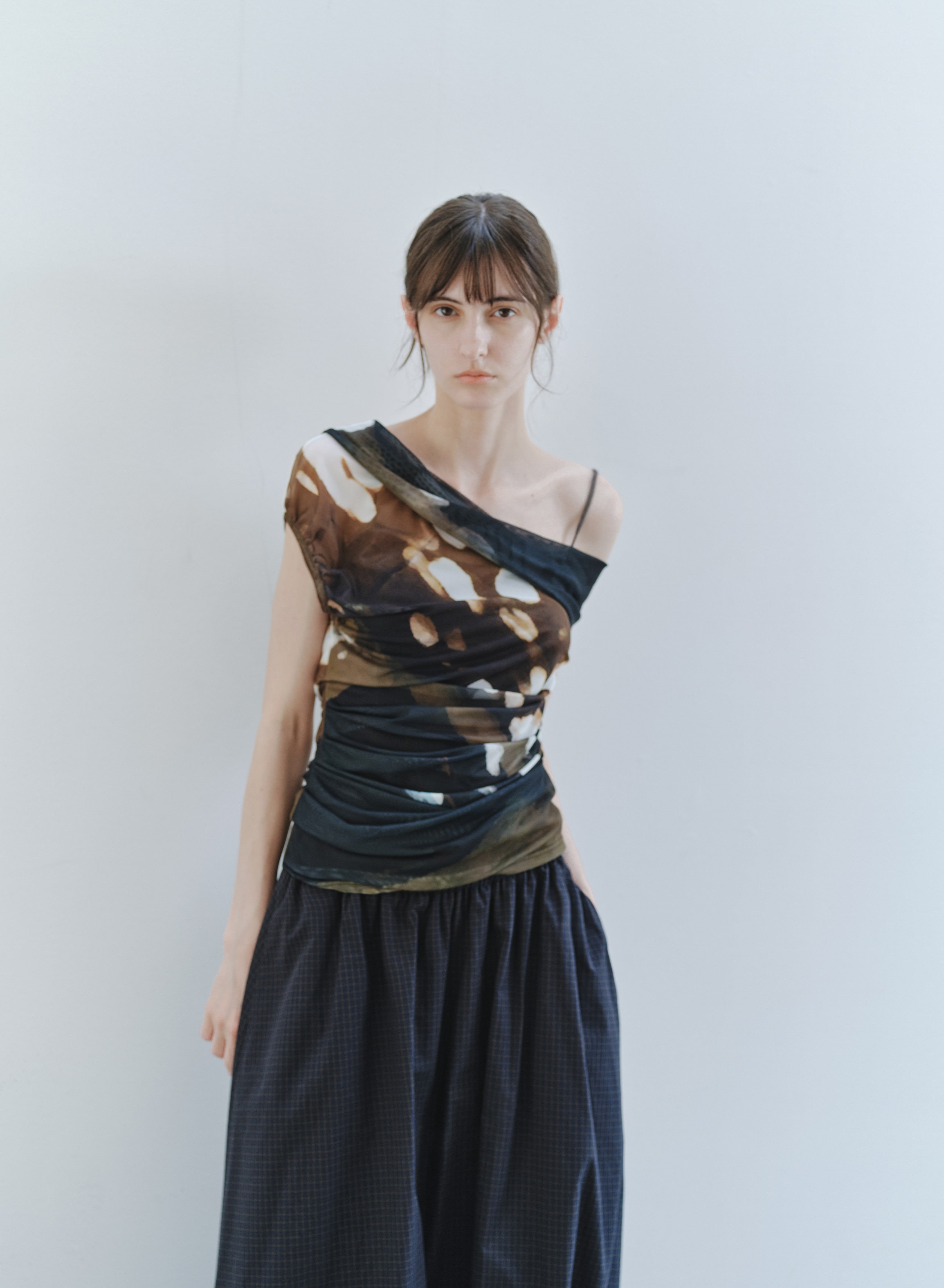 LIGHT SHADOW MESH TOP