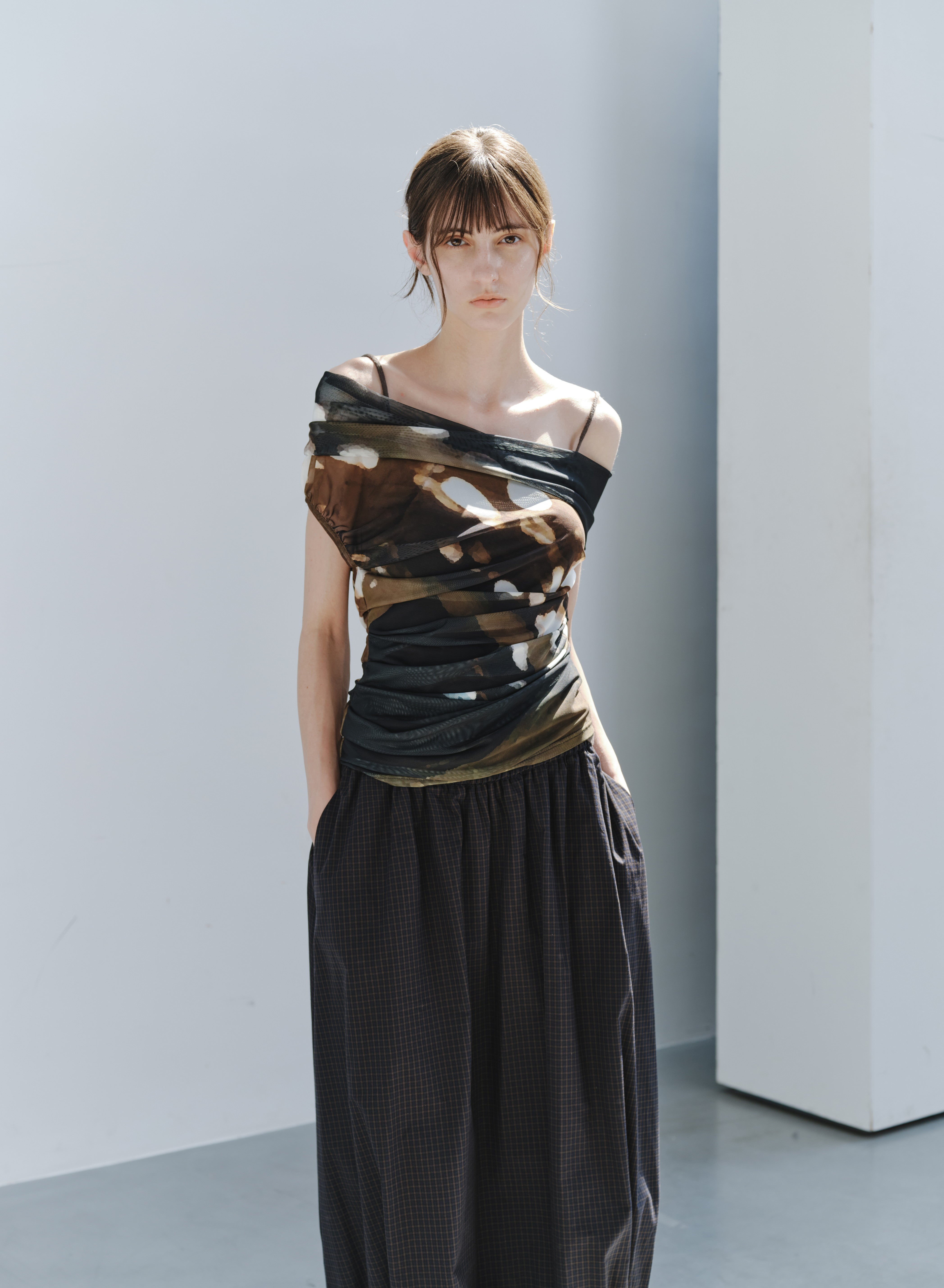 LIGHT SHADOW MESH TOP