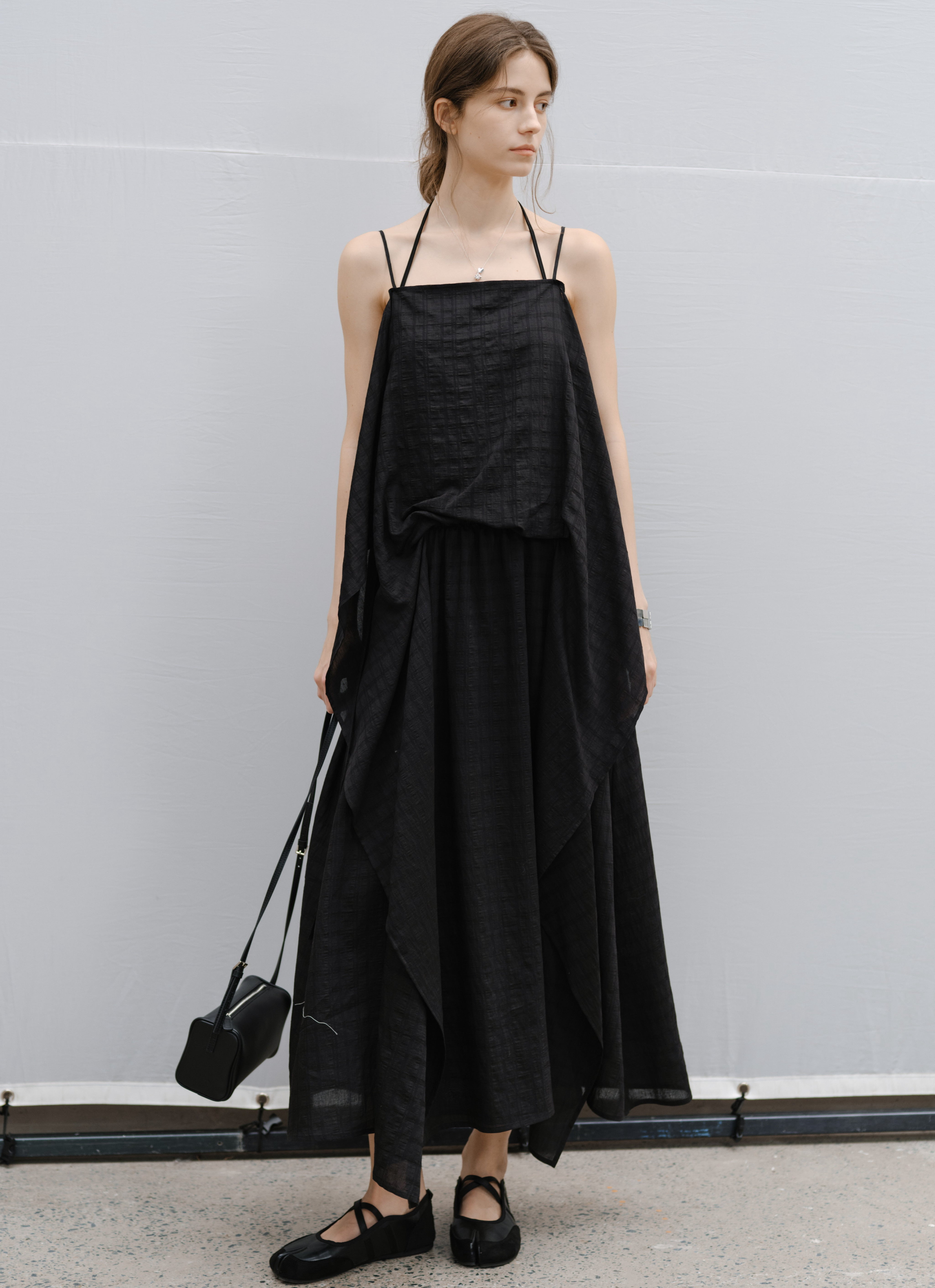 NUANCE DRAPE FLARE DRESS / ニュアンスドレープフレアワンピース