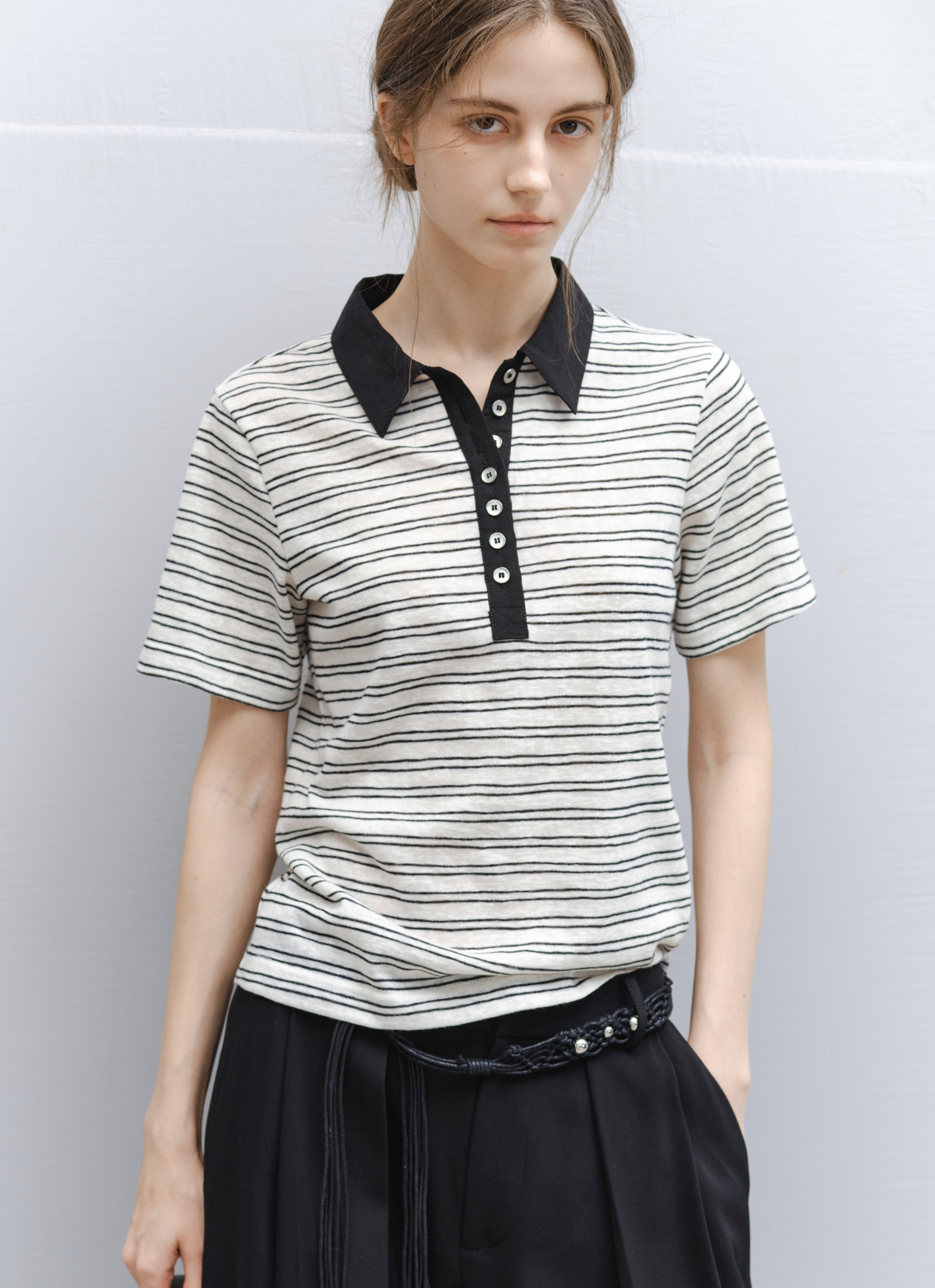 LINEAR BUTTON STRIPE TEE
