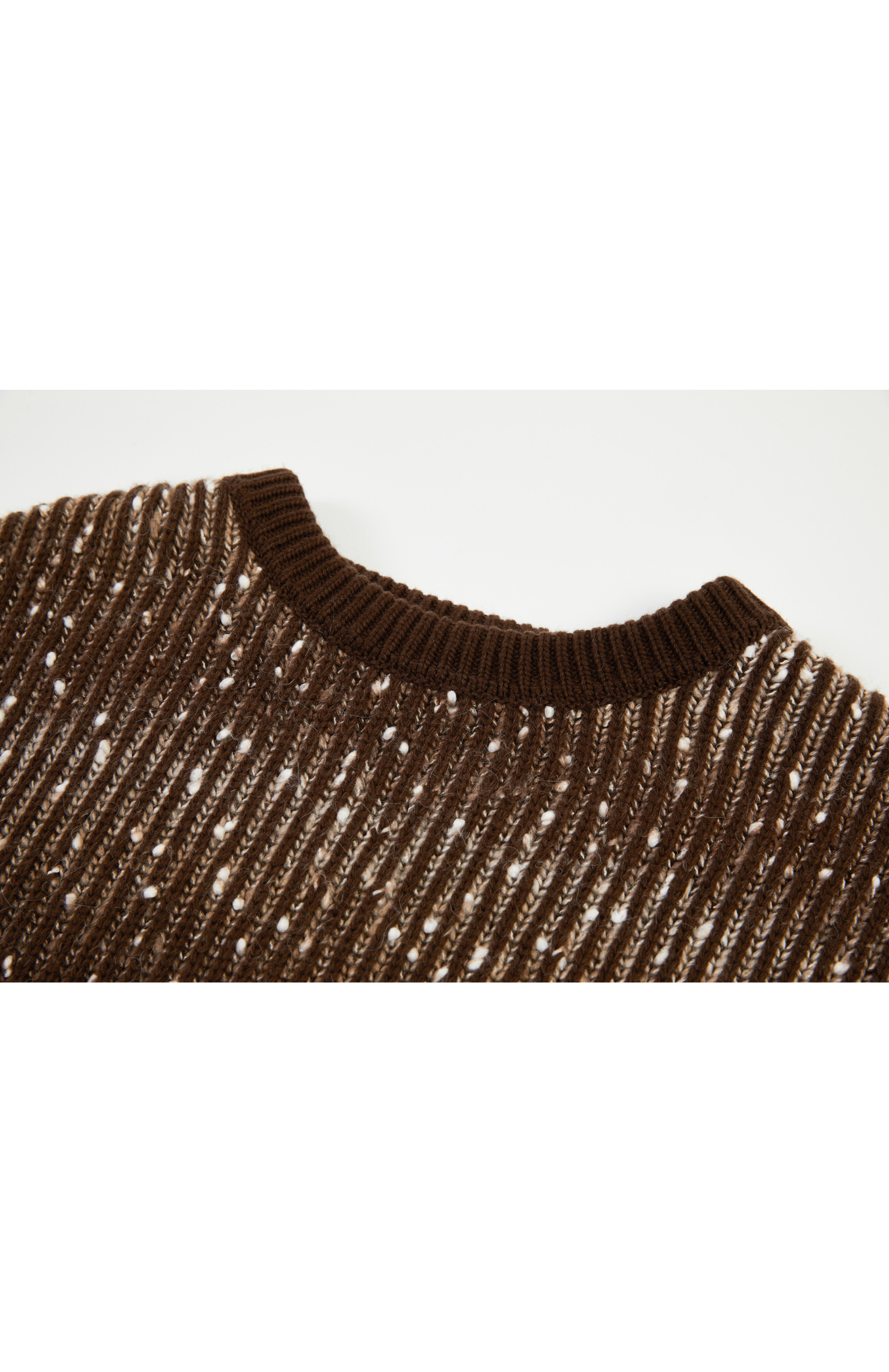 SNOW DOT BROWN SWEATER