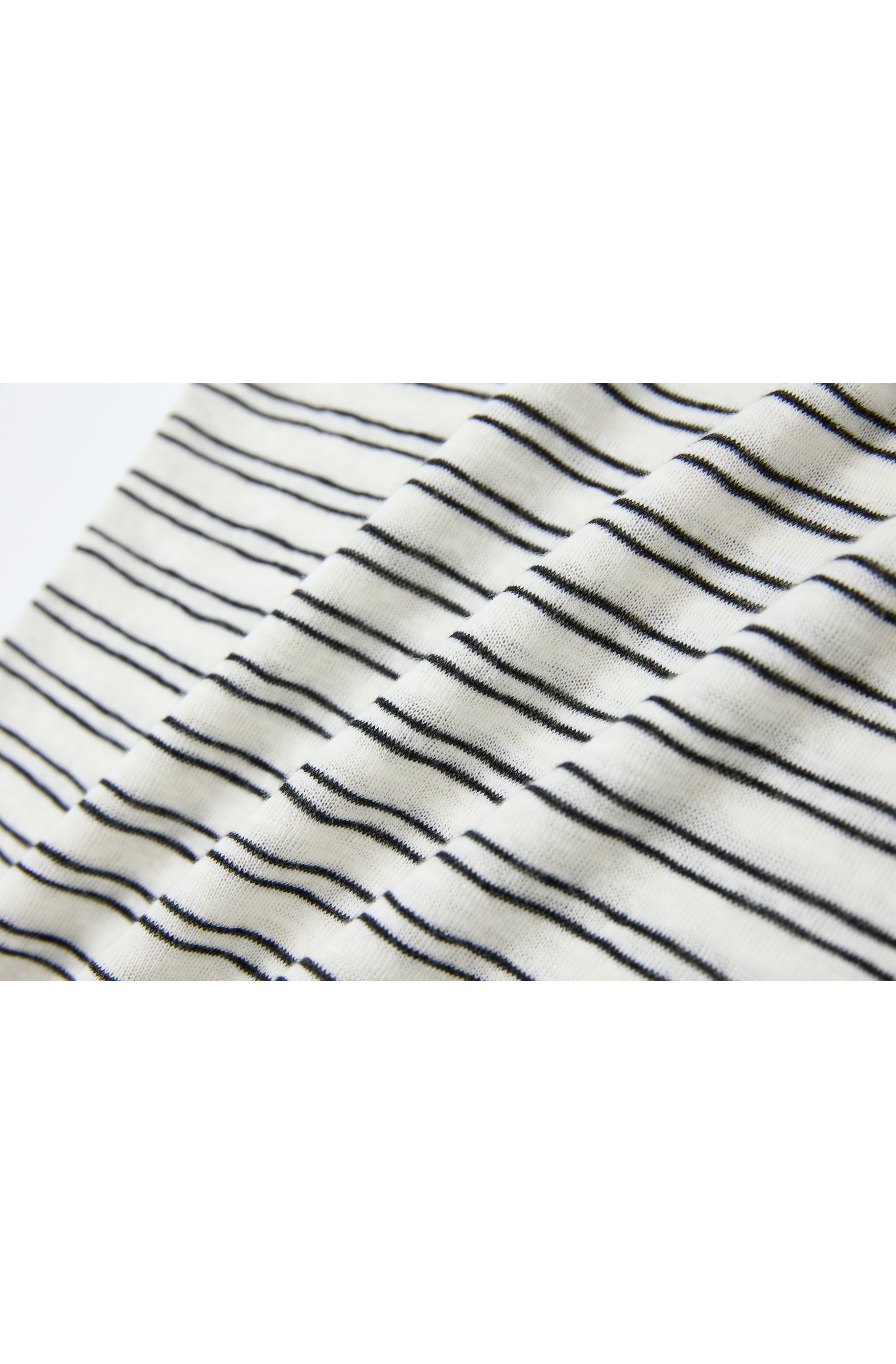LINEAR BUTTON STRIPE TEE