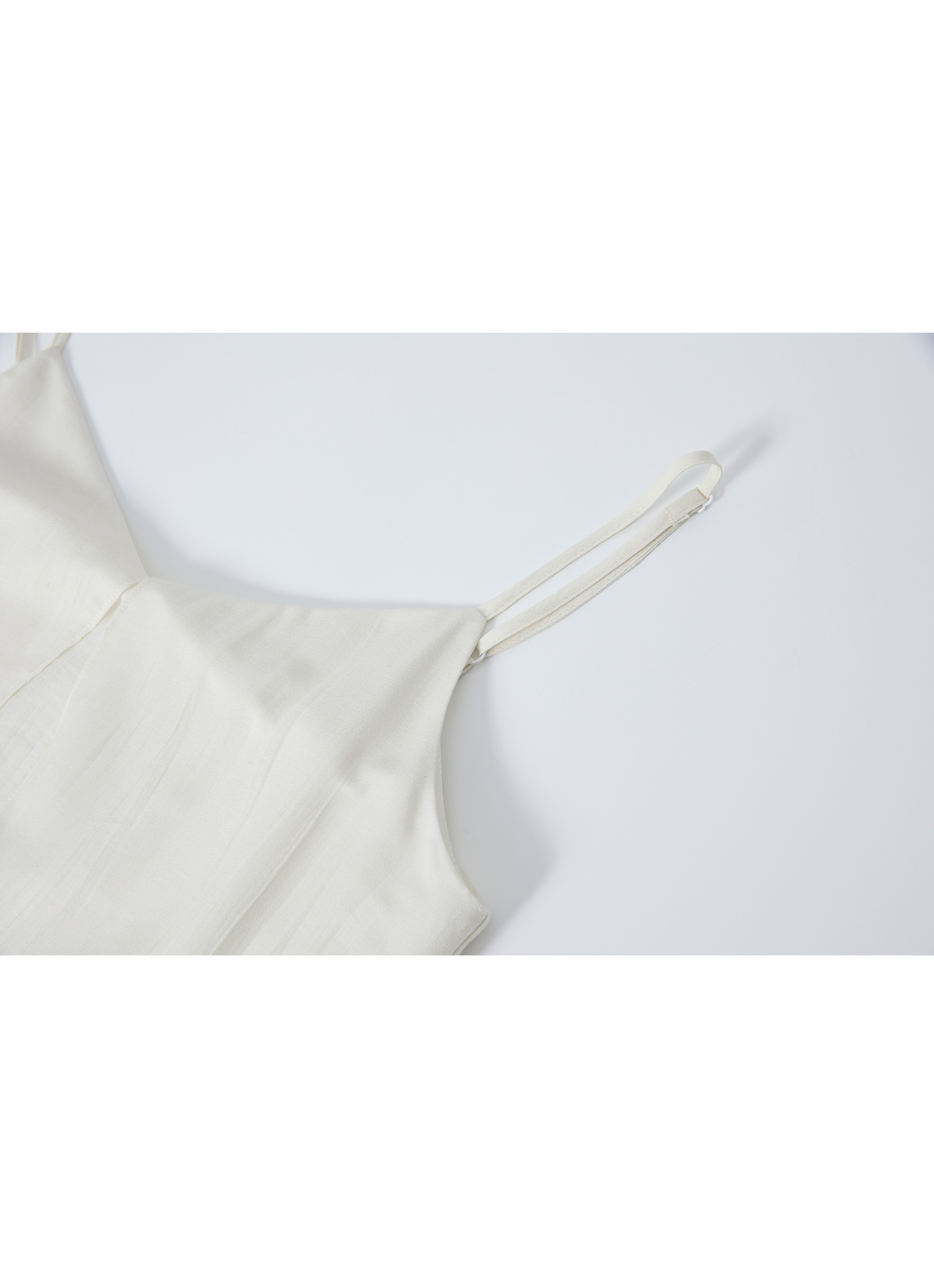 LAYERED FLARE FLOW DRESS