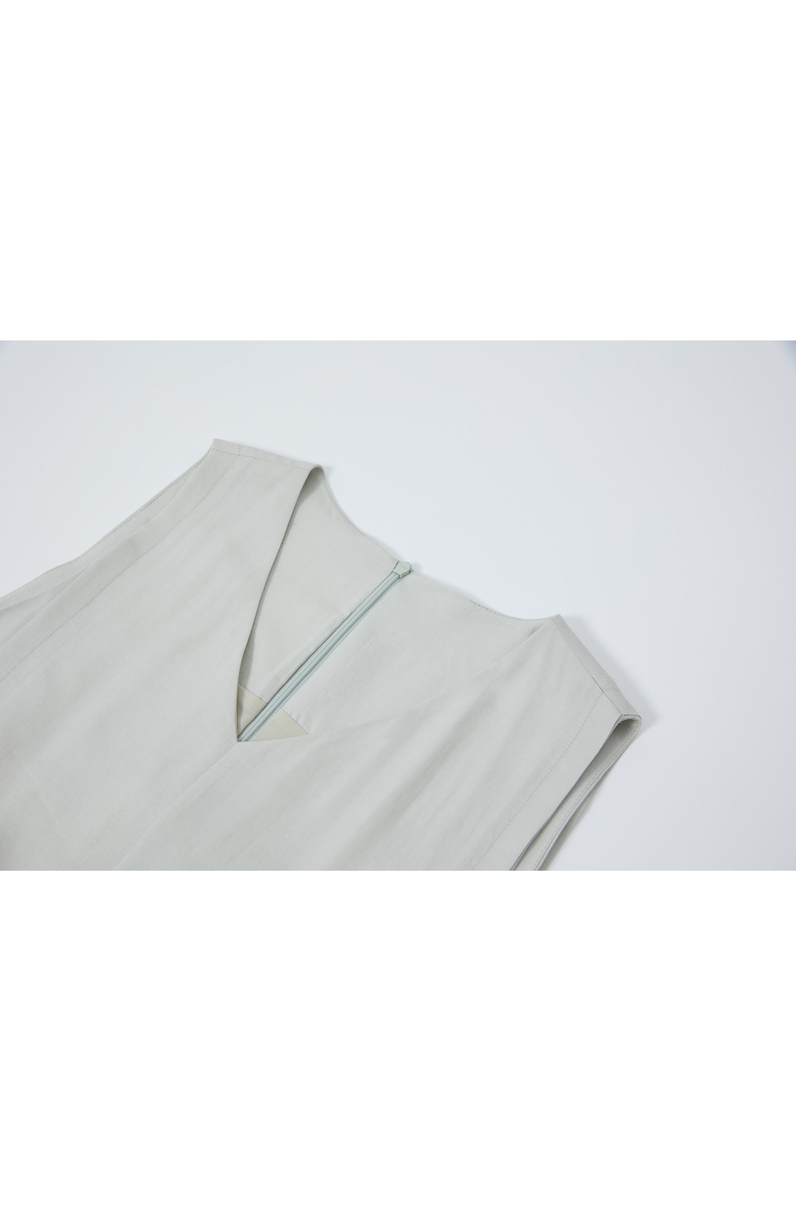 LIGHT TUCK MAXI DRESS / 라이트 터크 맥시 원피스