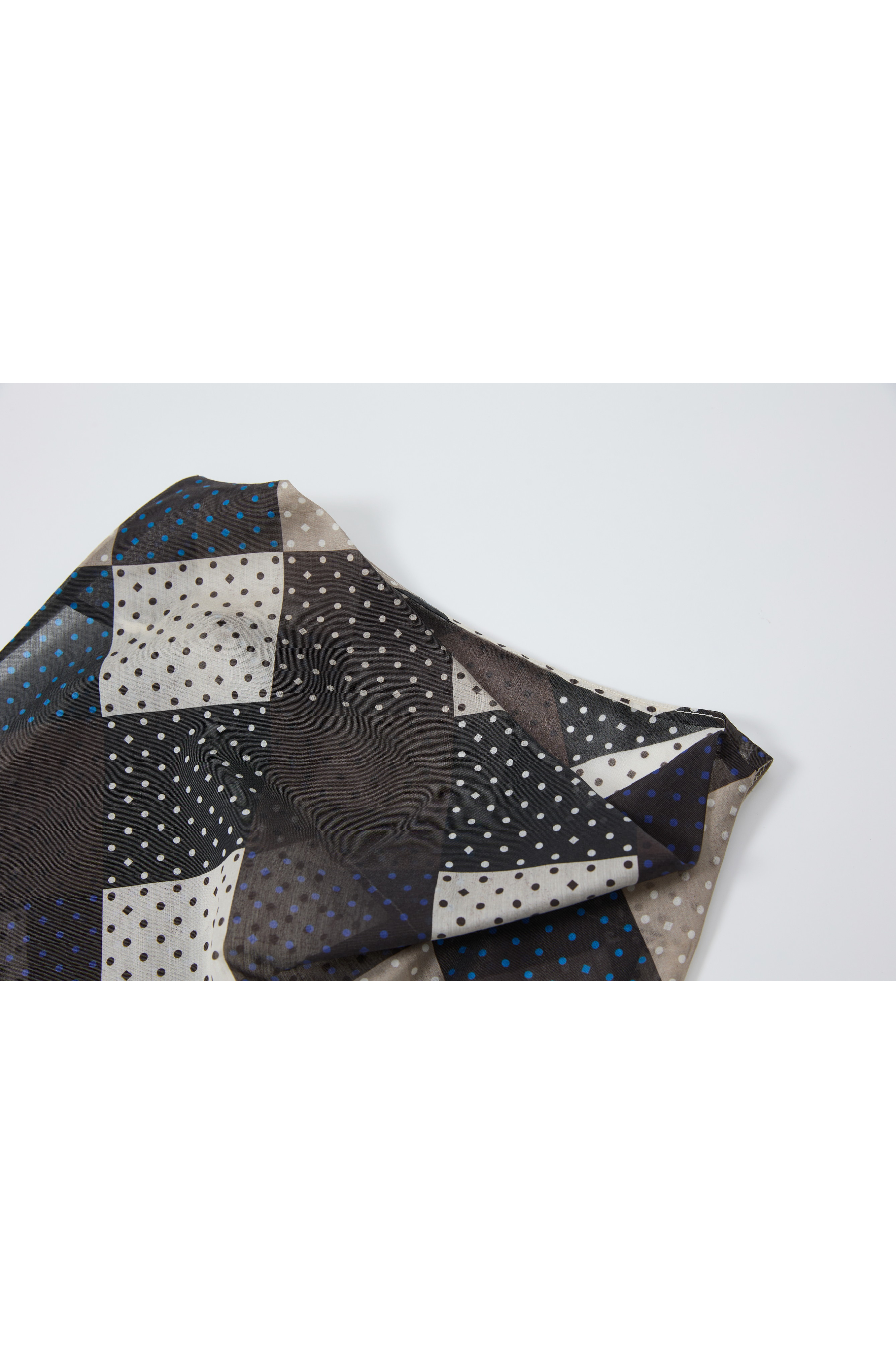 AIRY DOT CHECK TOP
