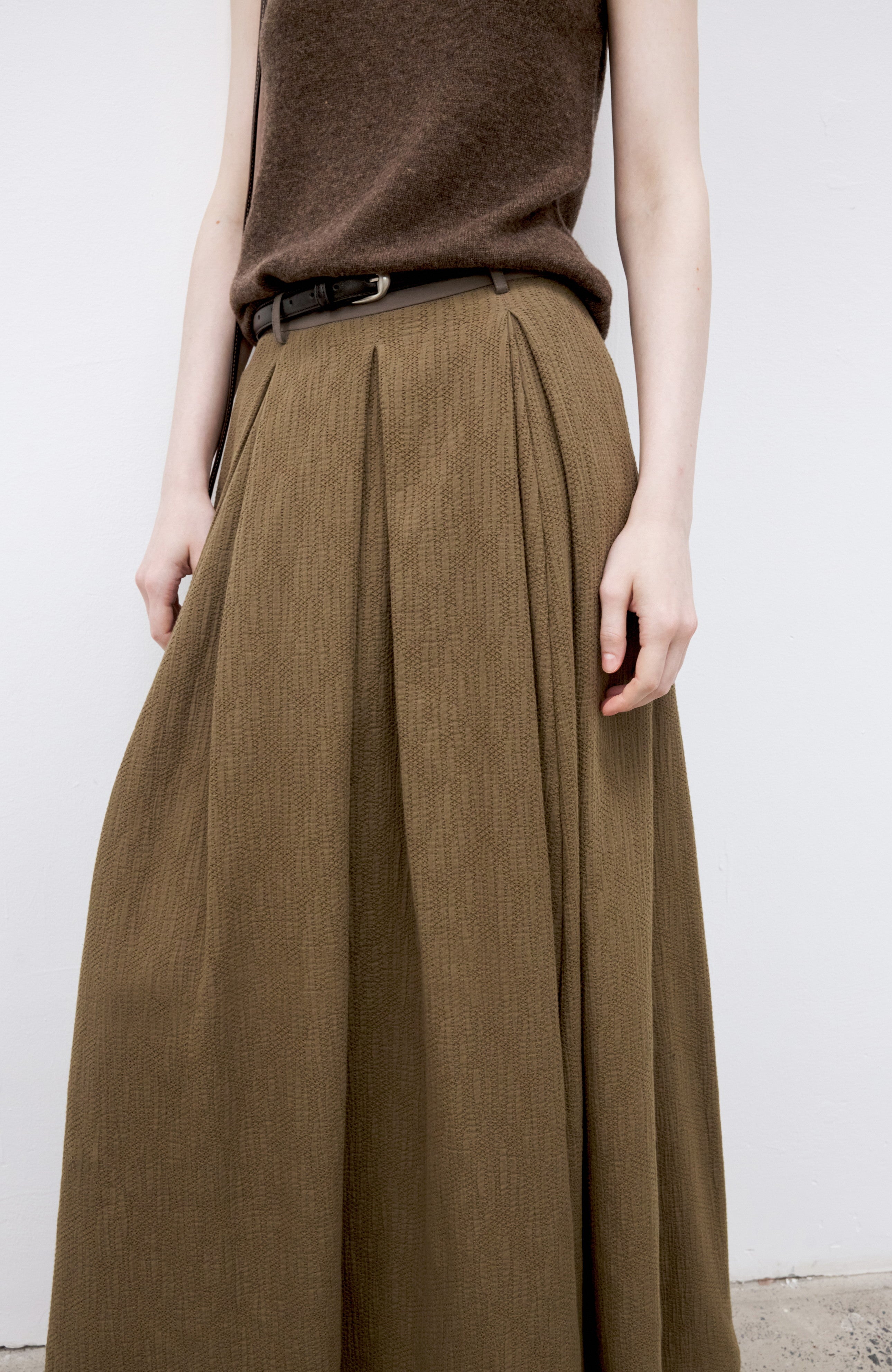 PLEATED FLARE CALM SKIRT