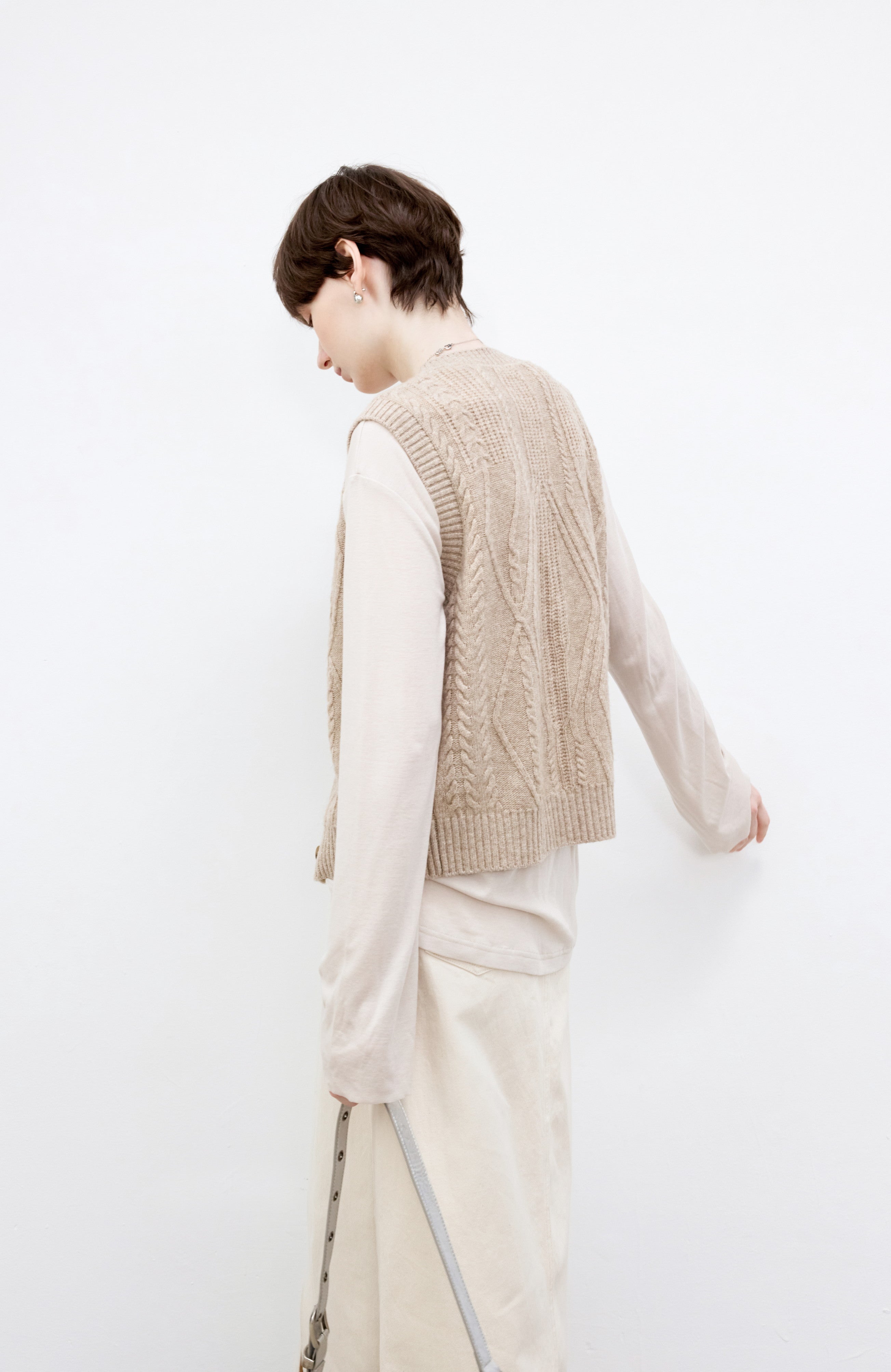 WOOL CABLE CARDIGAN VEST