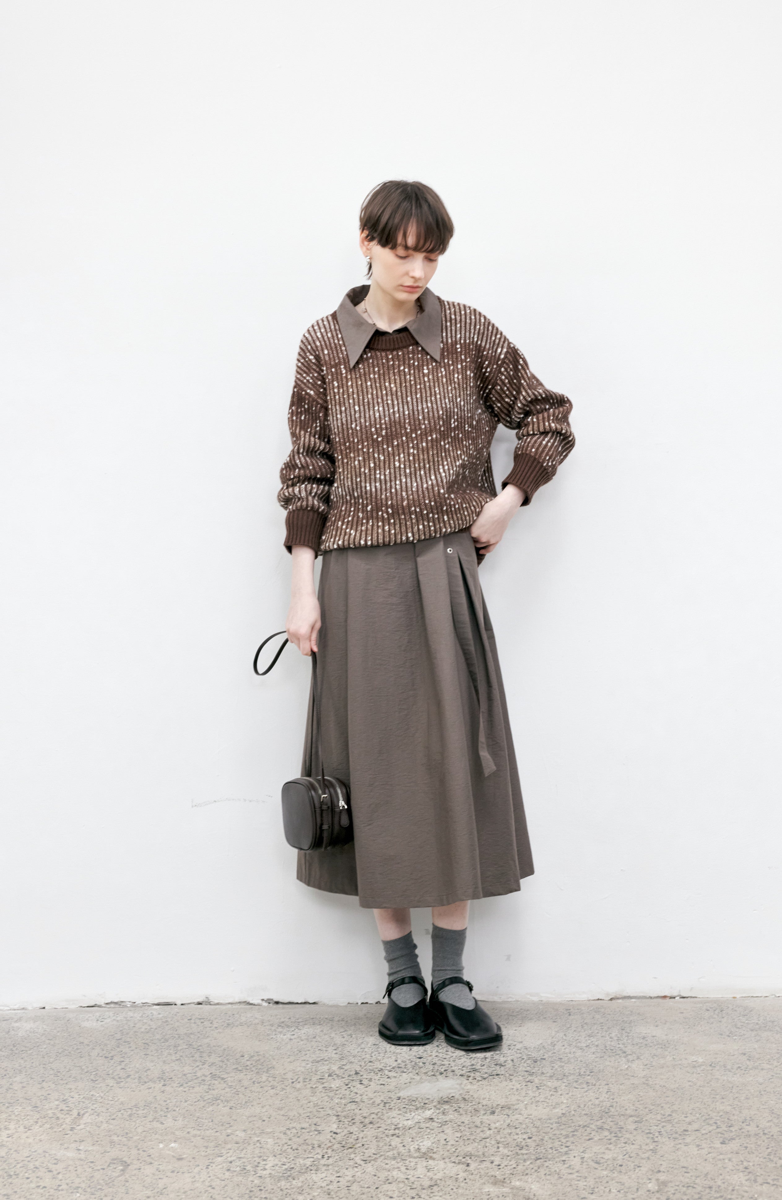 SNOW DOT BROWN SWEATER