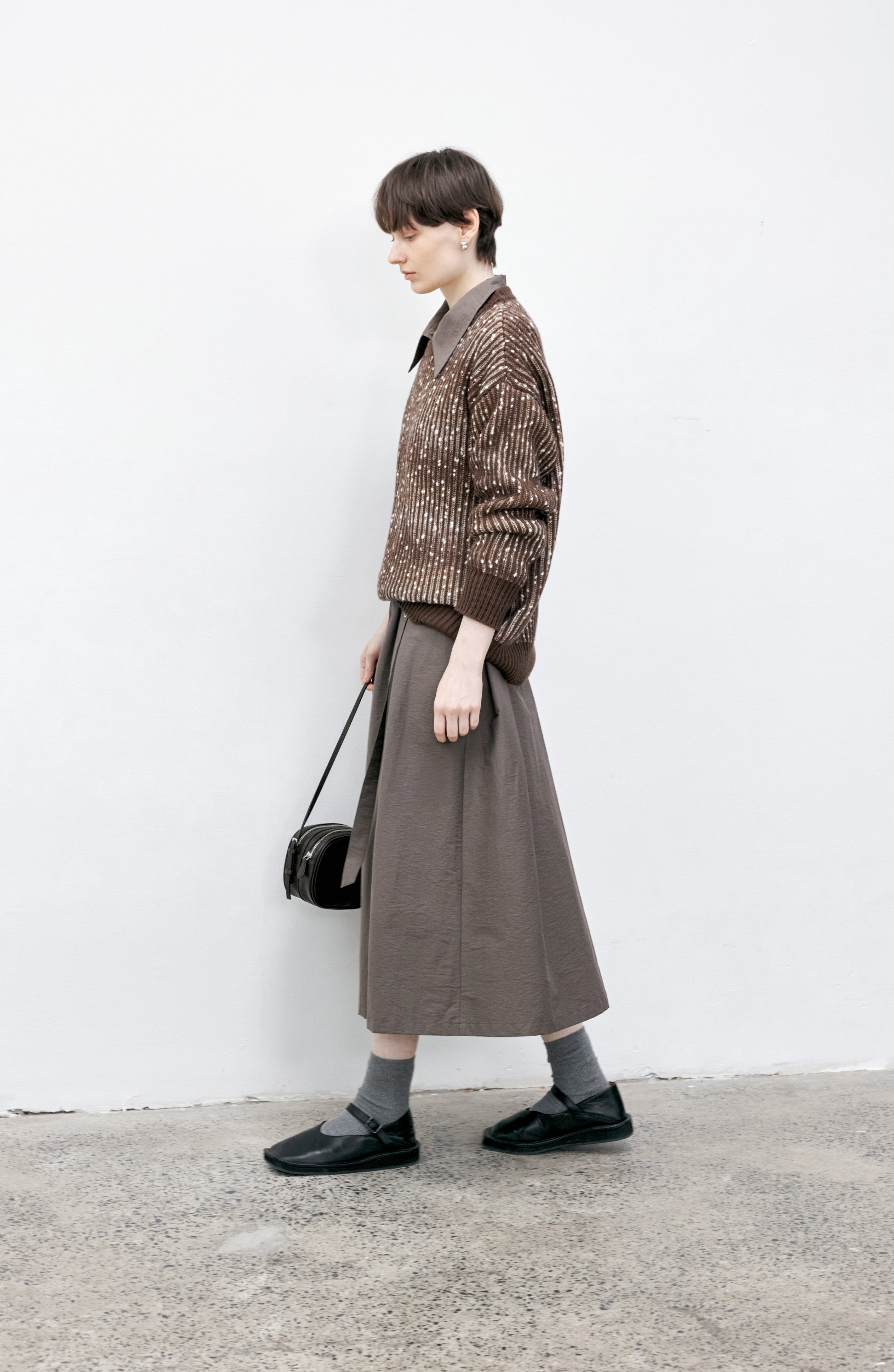 SNOW DOT BROWN SWEATER / スノードットブラウンセーター