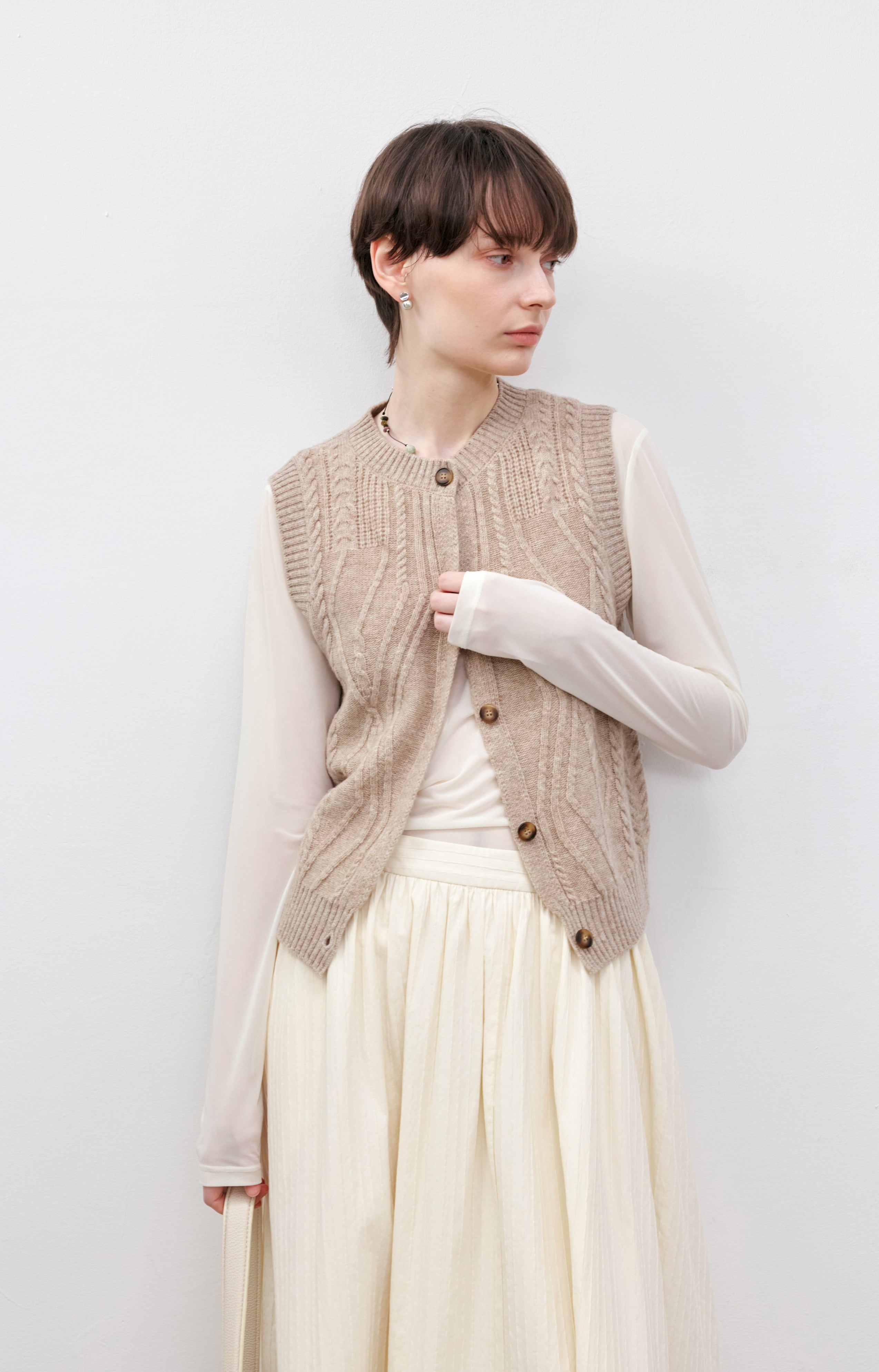 WOOL CABLE CARDIGAN VEST