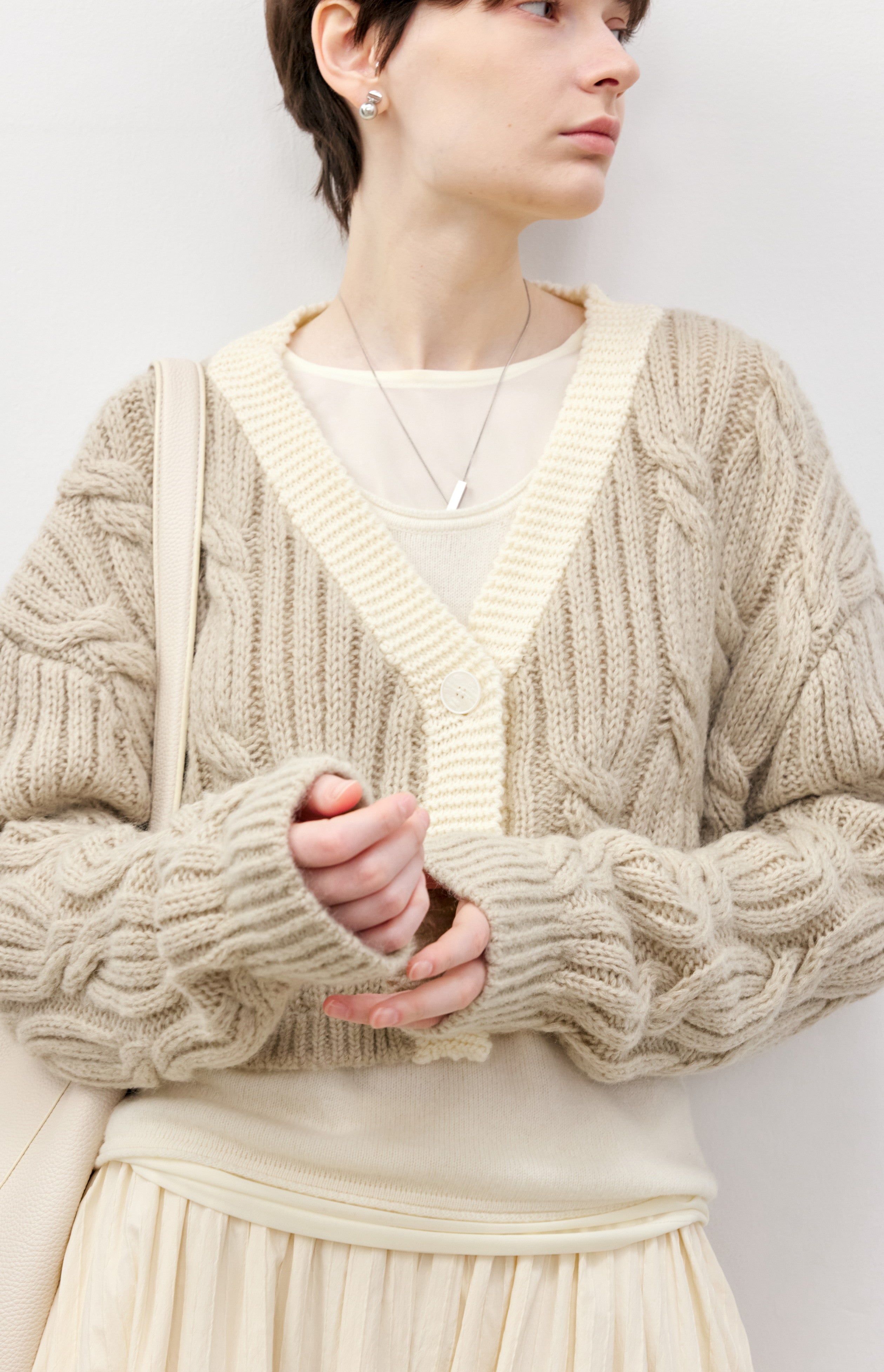 CABLE KNIT SHORT CARDIGAN