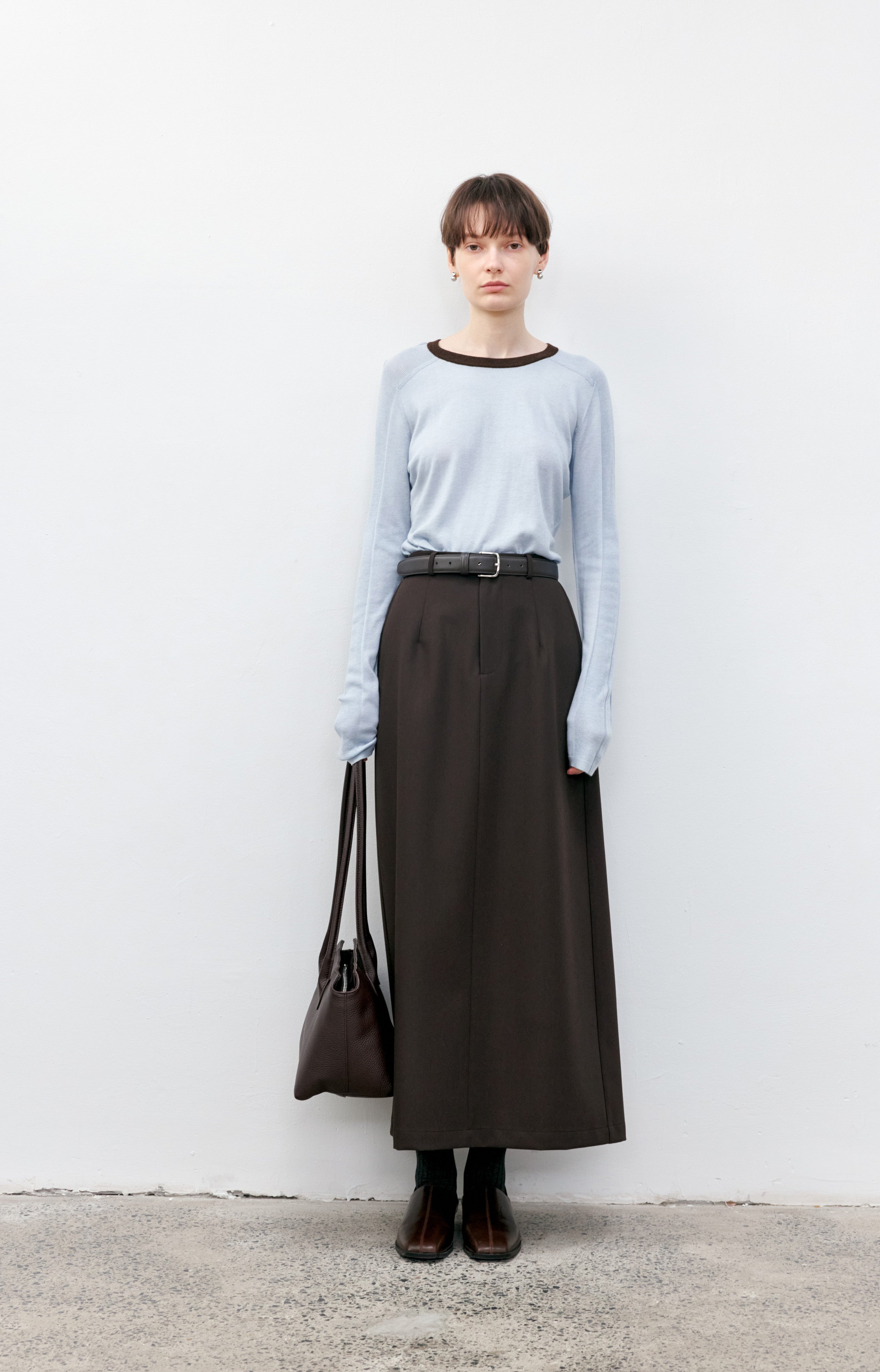 BACK SLIT FLAT SKIRT / バックスリットフラットスカート