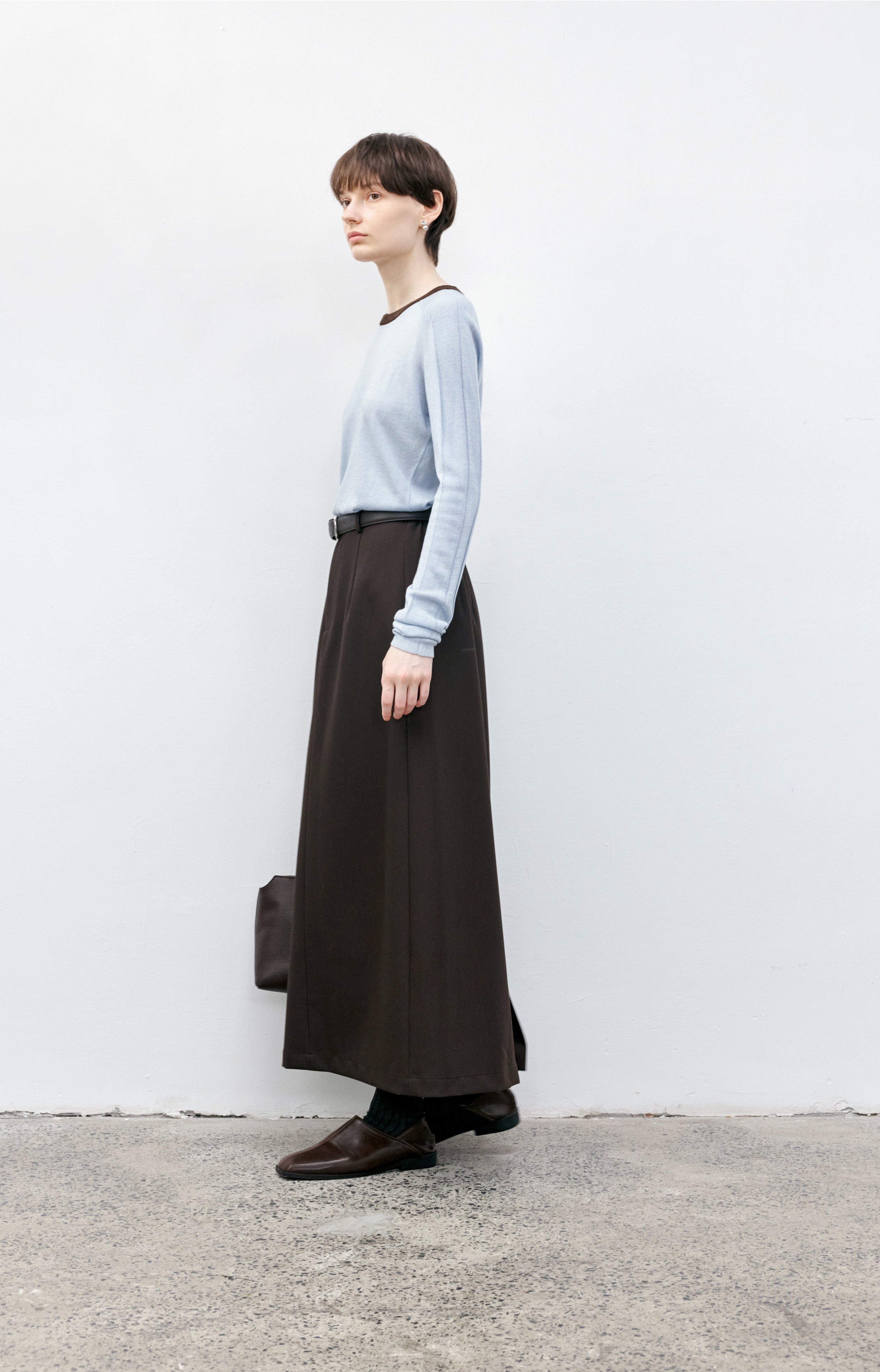 BACK SLIT FLAT SKIRT / バックスリットフラットスカート