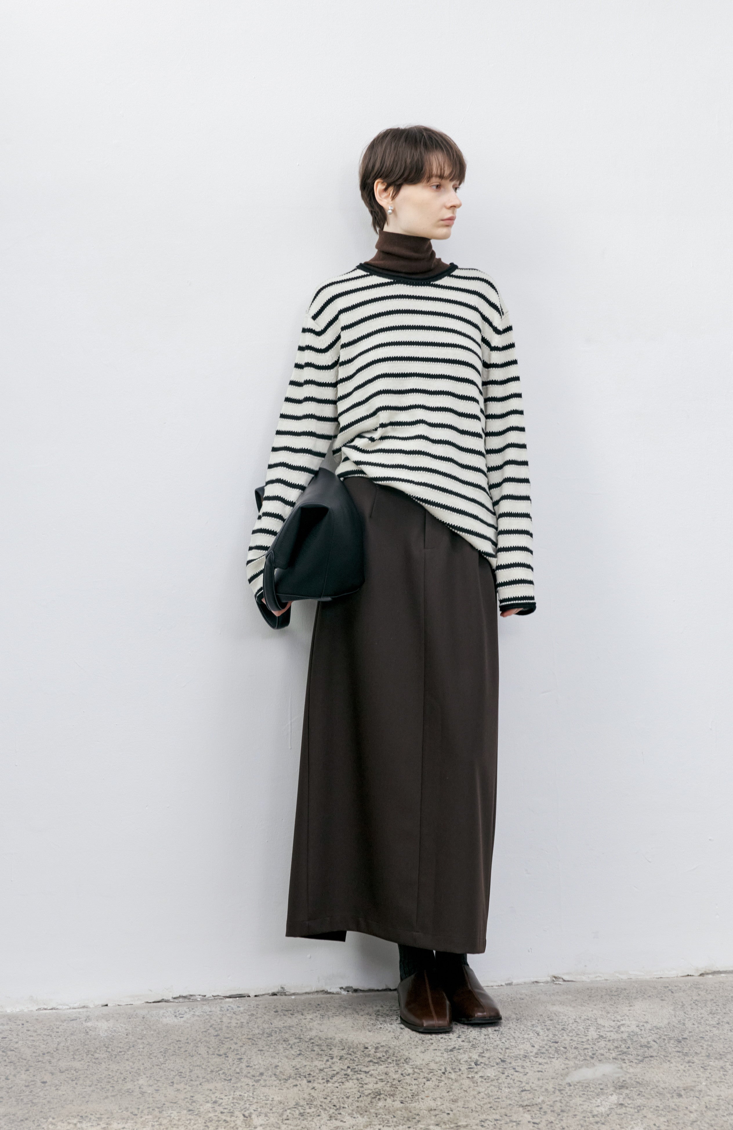 BACK SLIT FLAT SKIRT / バックスリットフラットスカート