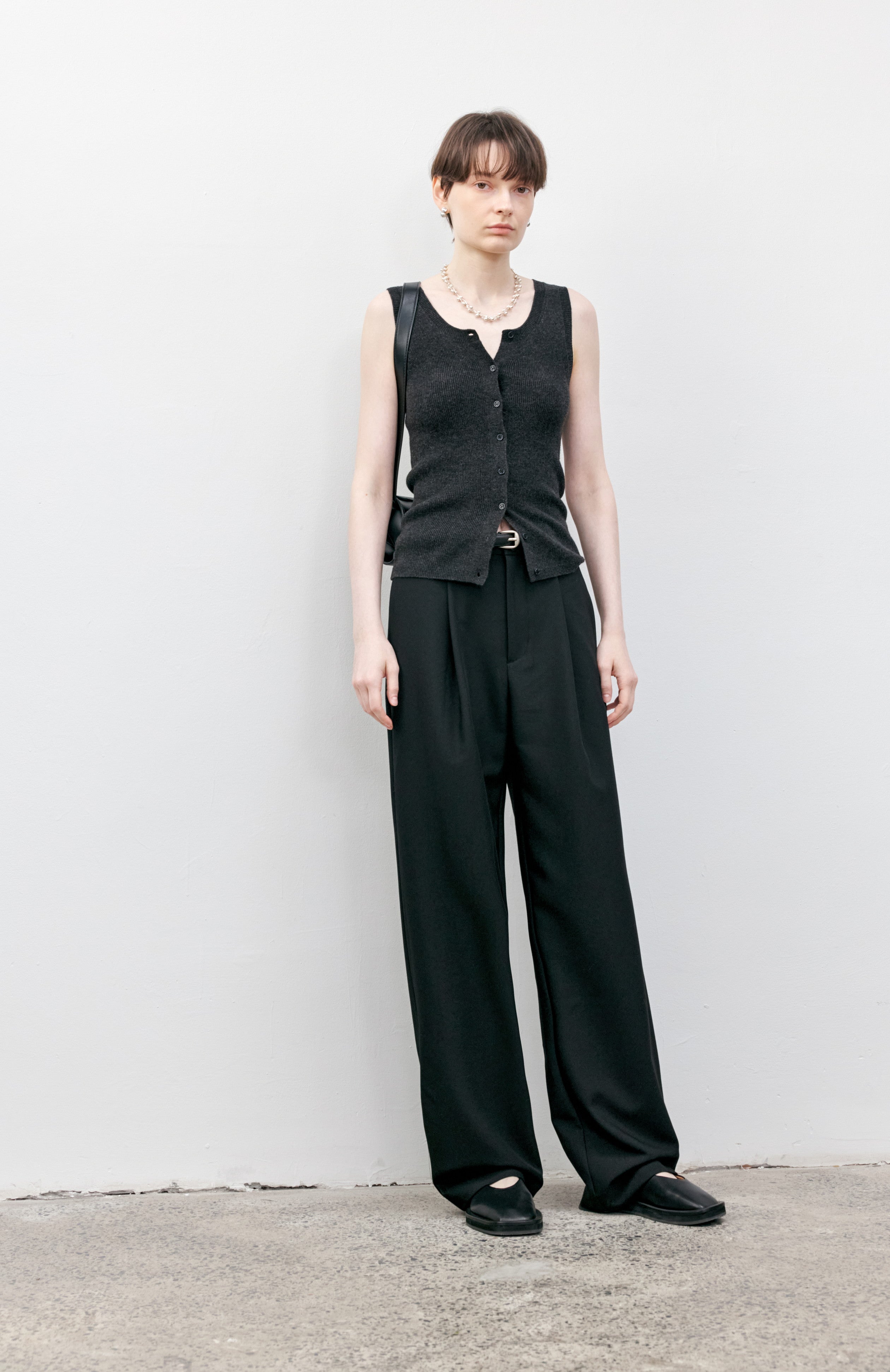 BASIC DRAPE STRAIGHT PANTS