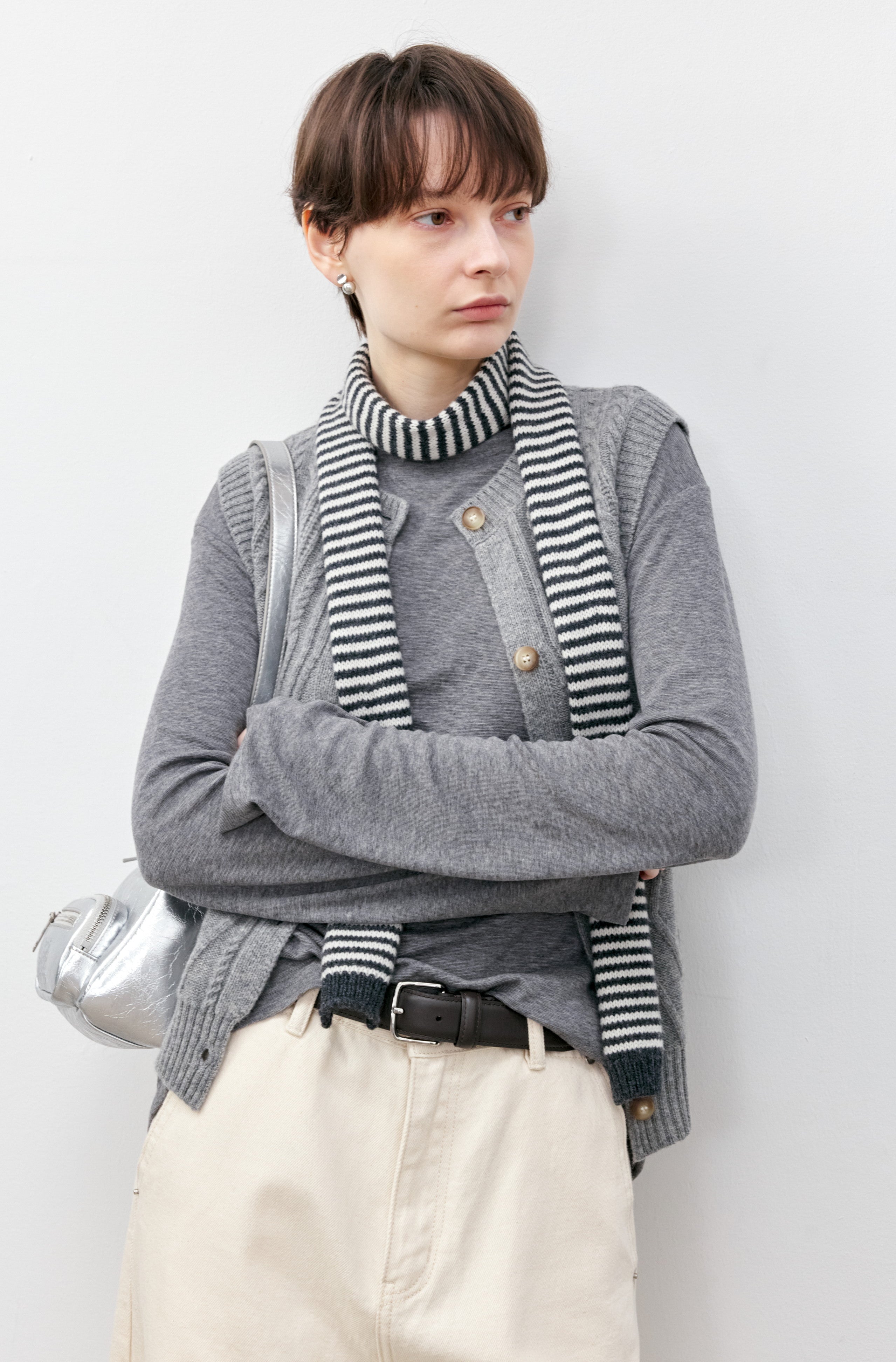 WOOL CABLE CARDIGAN VEST