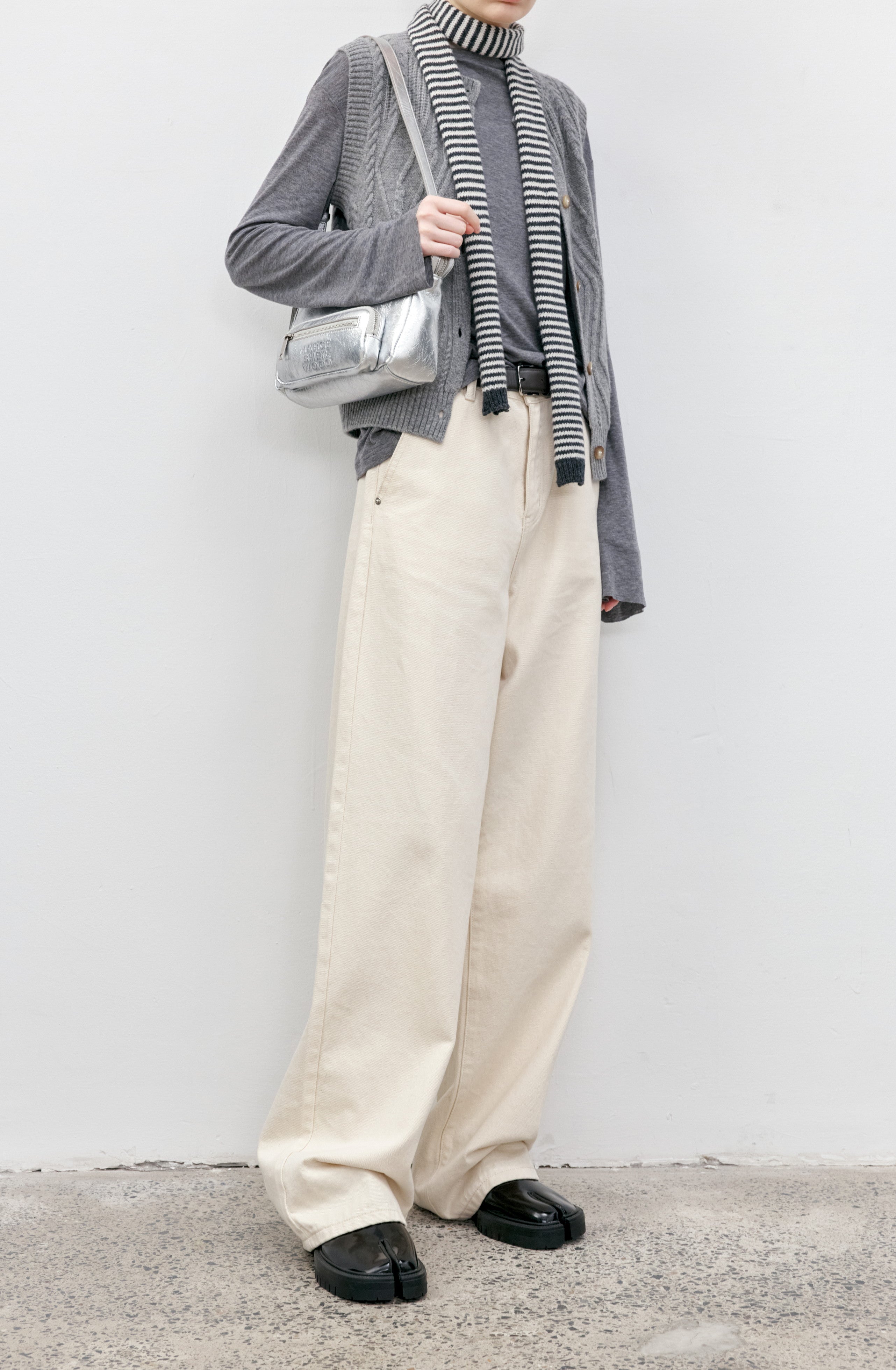 BASIC STRAIGHT WHITE JEANS / ベーシックストレートホワイトジーンズ