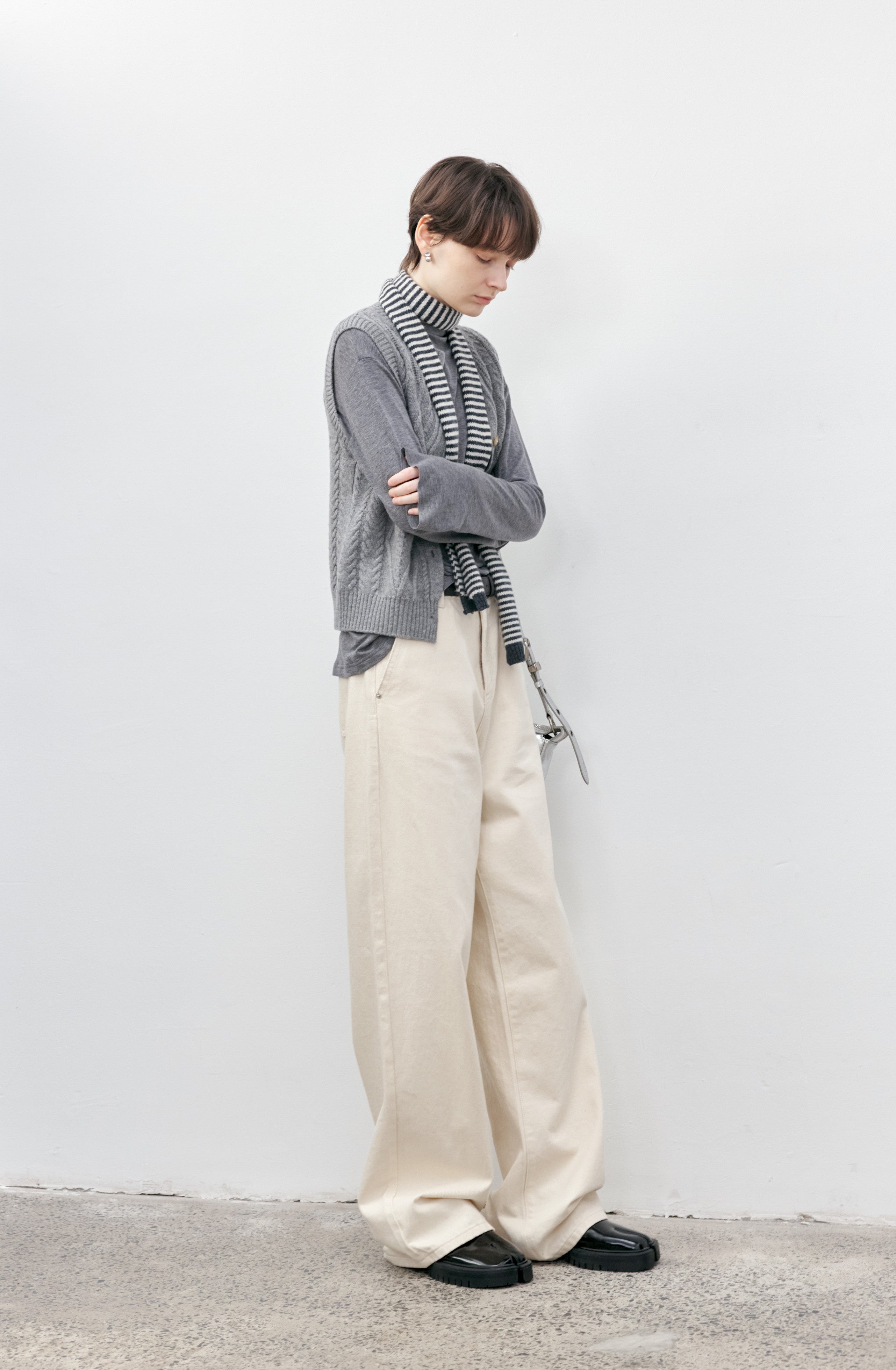 BASIC STRAIGHT WHITE JEANS / ベーシックストレートホワイトジーンズ