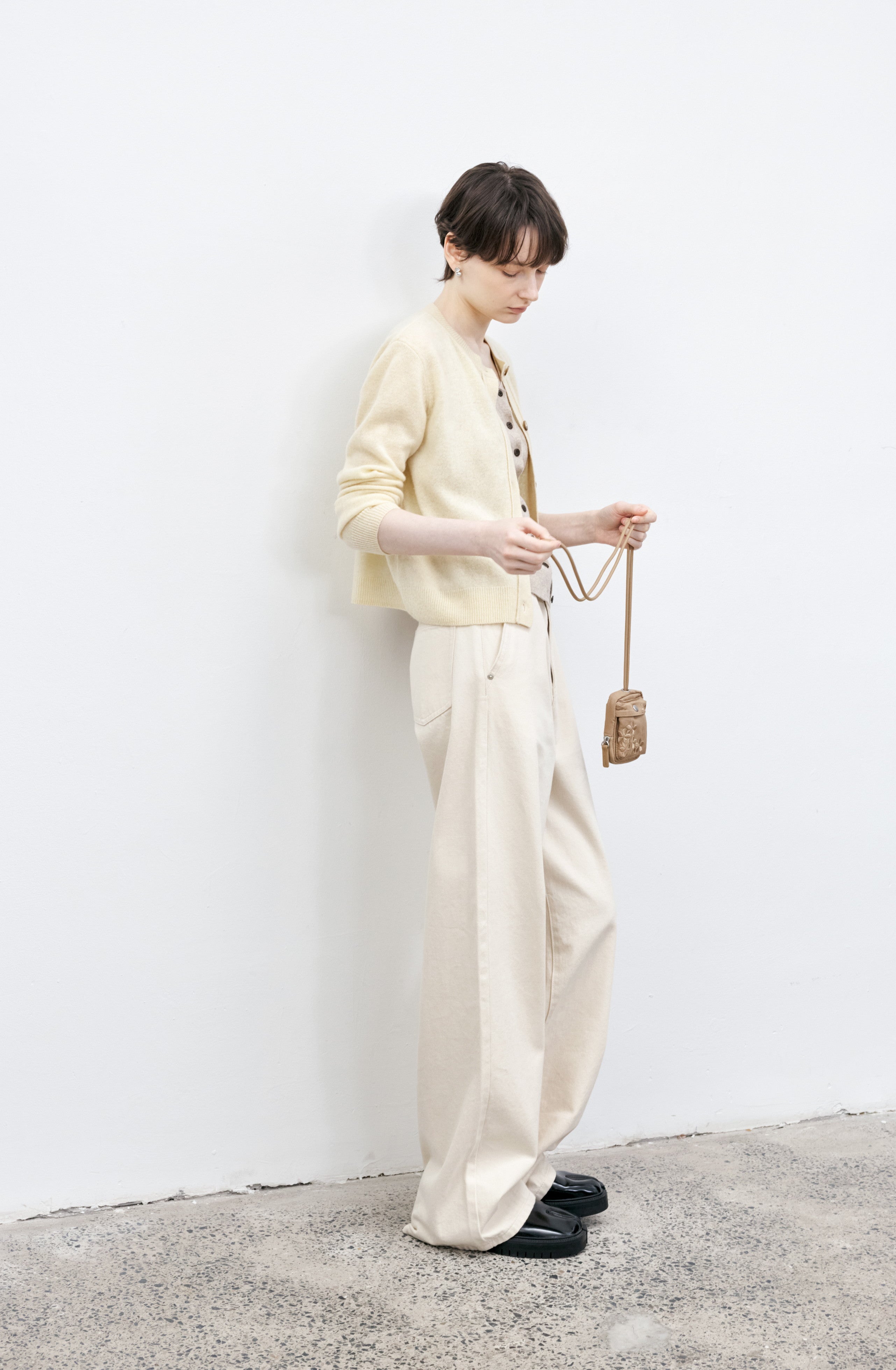 BASIC STRAIGHT WHITE JEANS / ベーシックストレートホワイトジーンズ