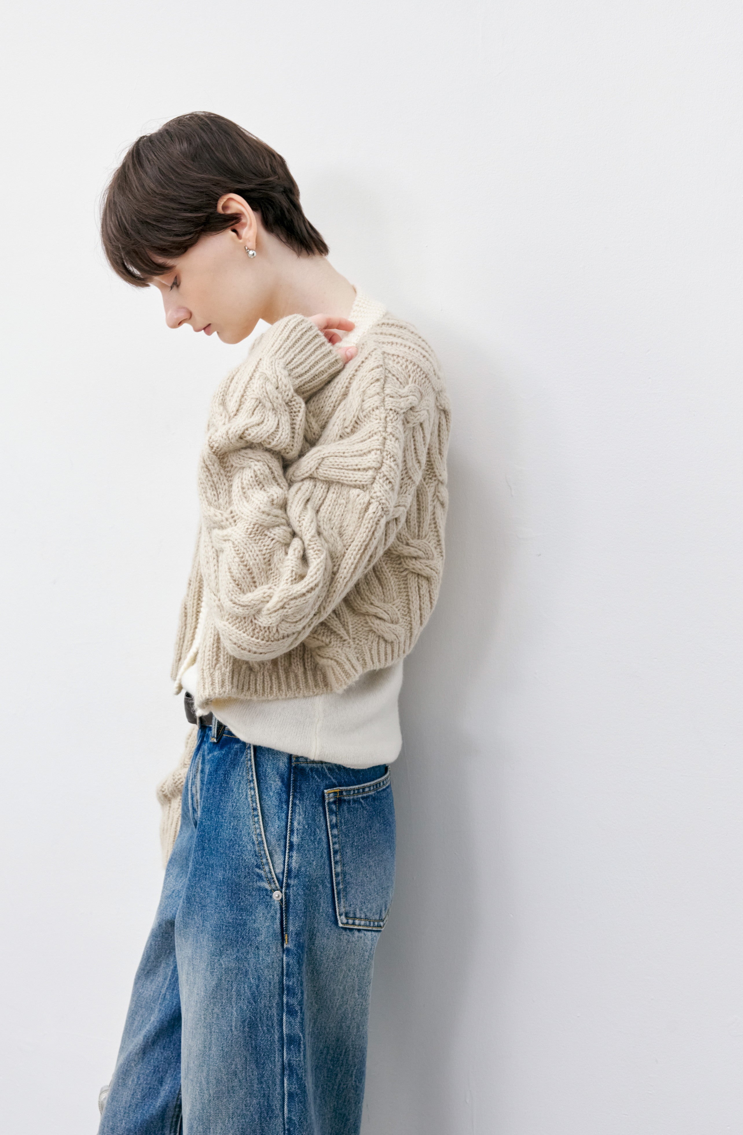 CABLE KNIT SHORT CARDIGAN