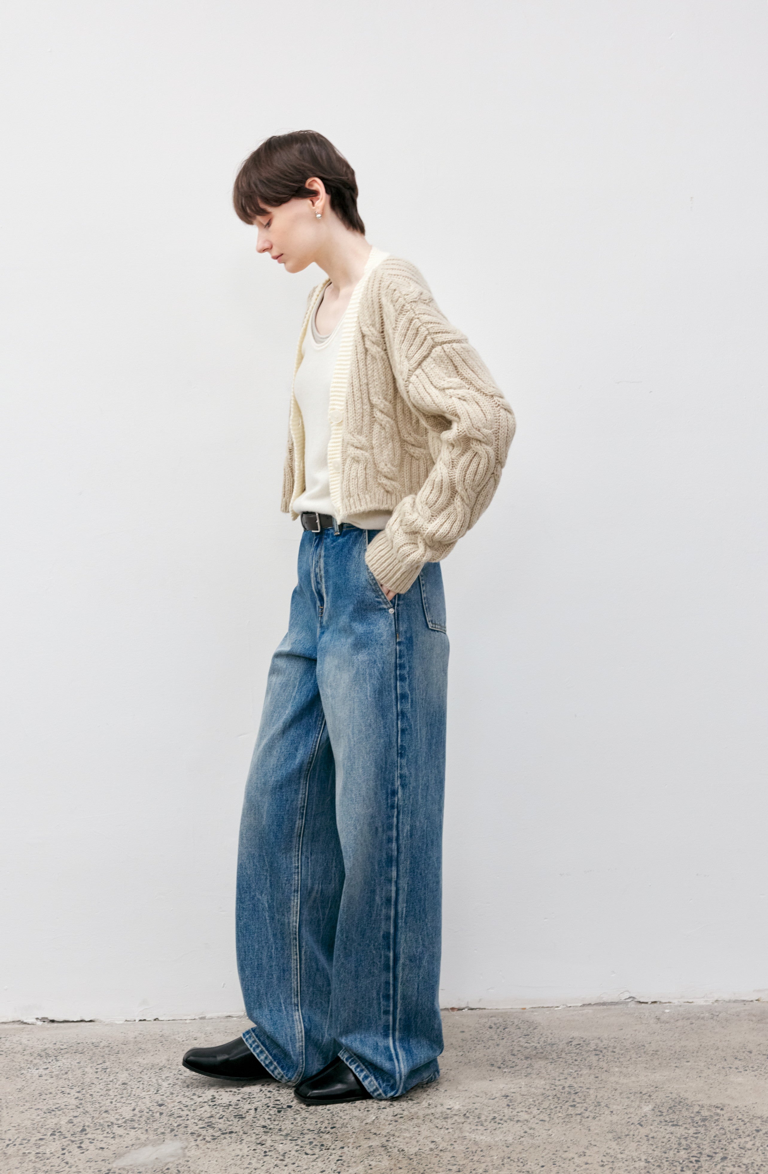 BASIC STRAIGHT JEANS / ベーシックストレートジーンズ