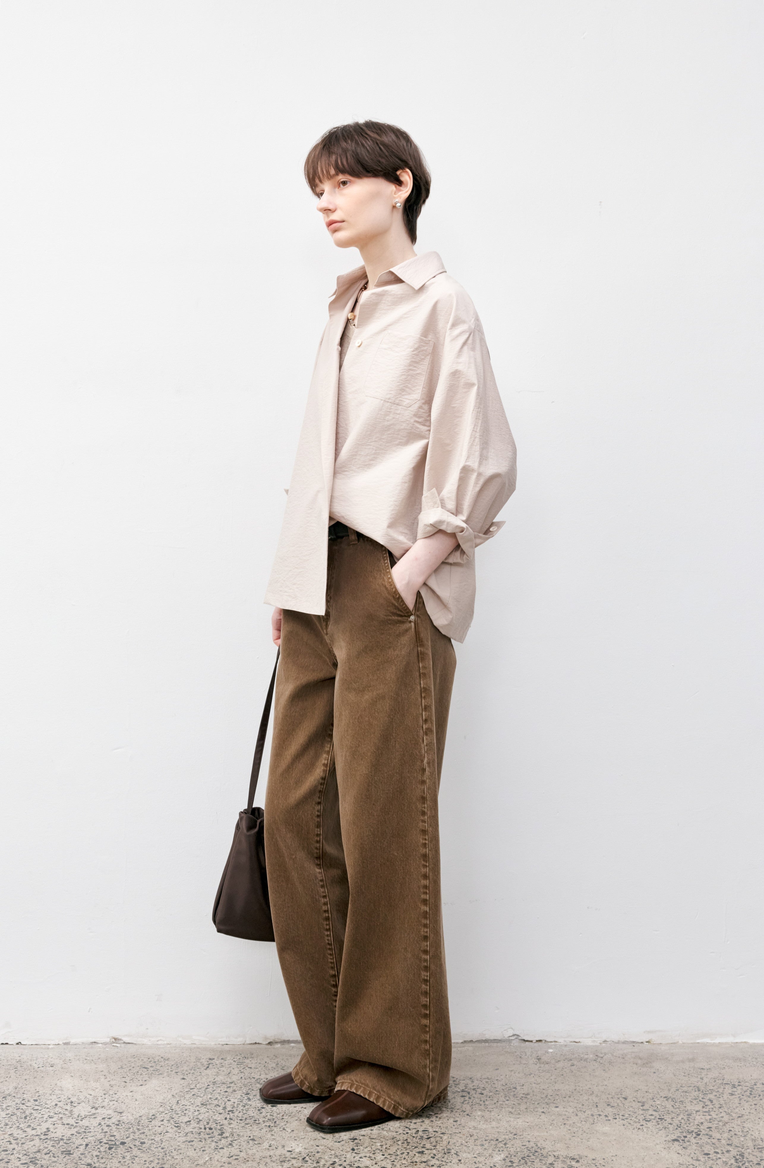 ASYMMETRIC WRINKLE COLOR SHIRT