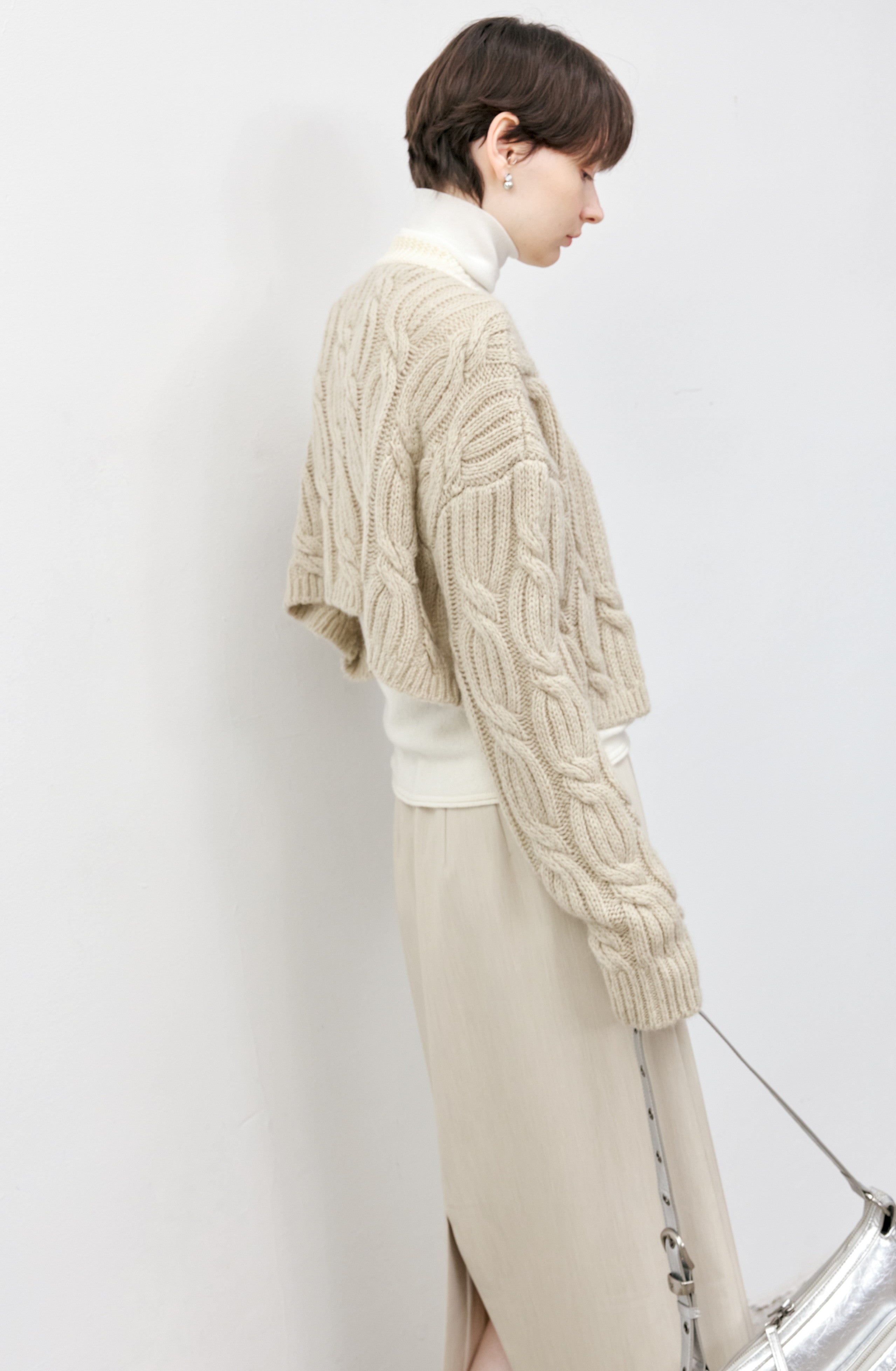 CABLE KNIT SHORT CARDIGAN